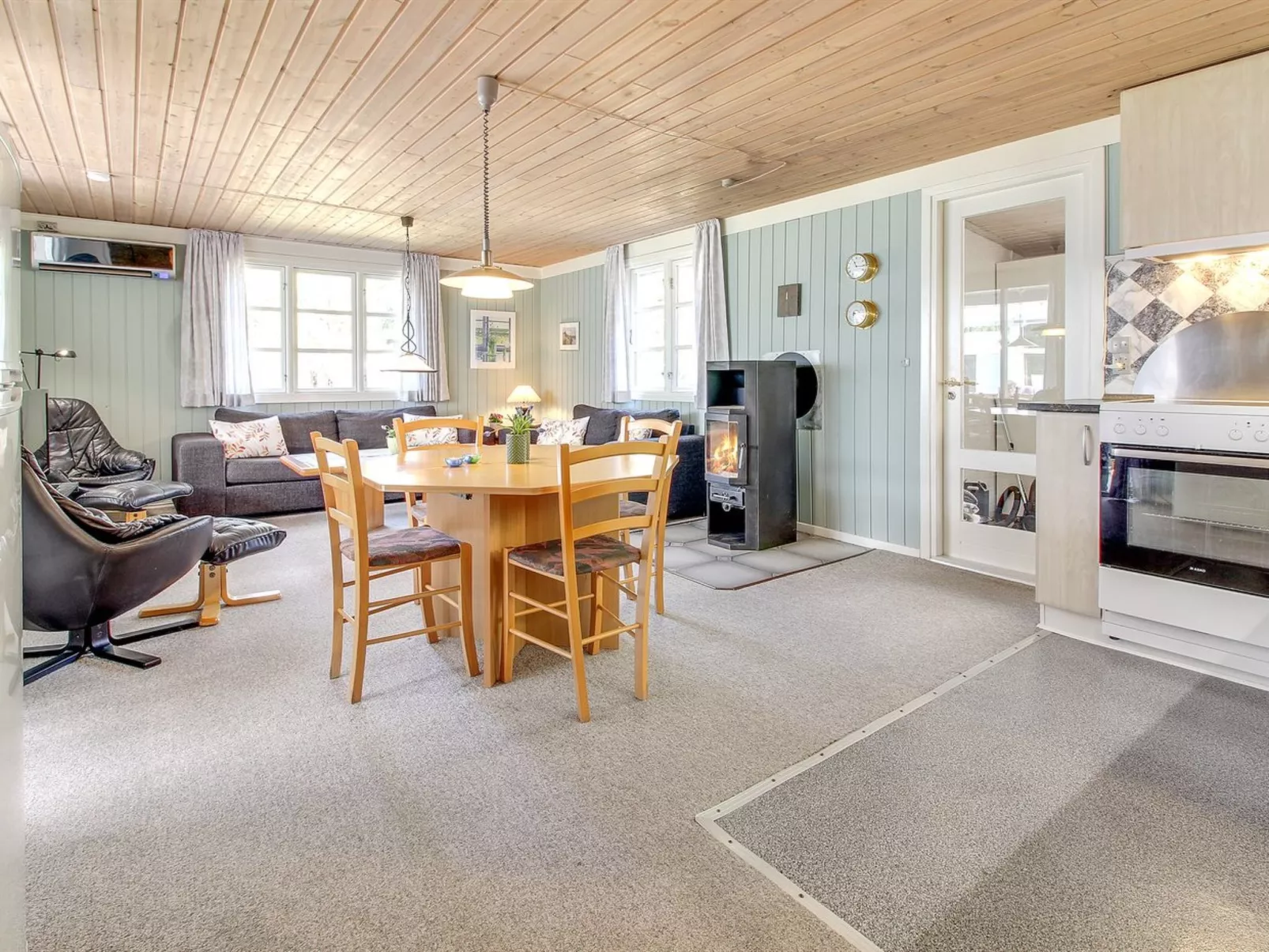 "Yardila" - 1.5km from the sea-Inside