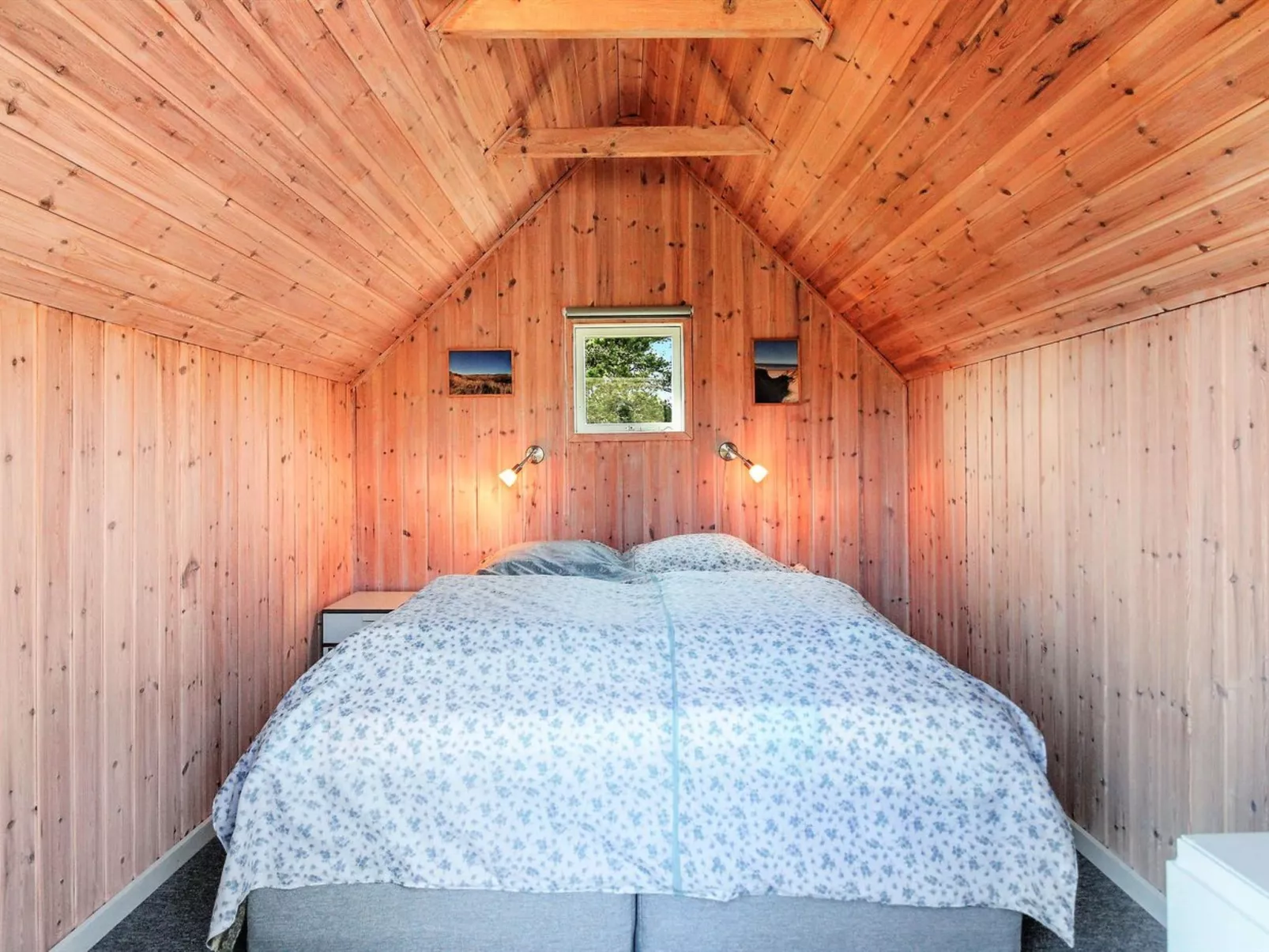 "Ansine" - 1.2km from the sea-Inside