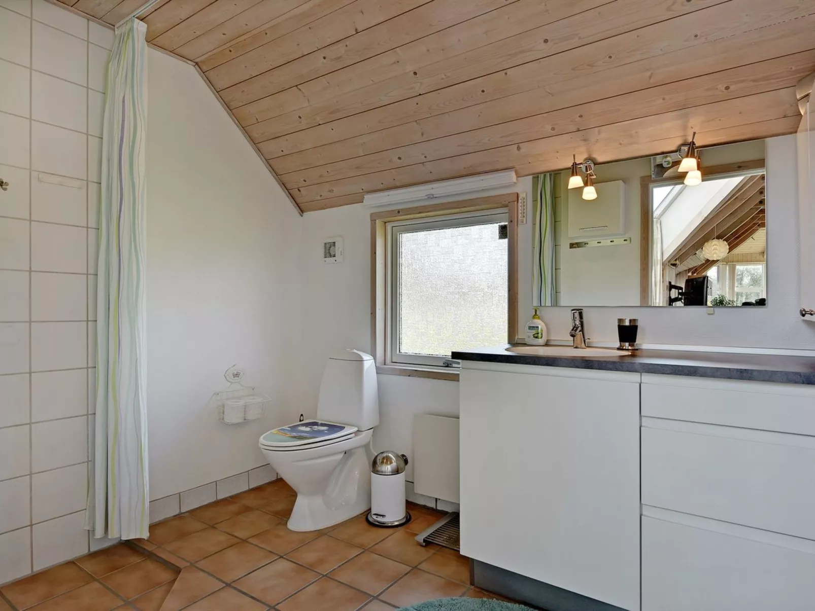 "Ansine" - 1.2km from the sea-Inside