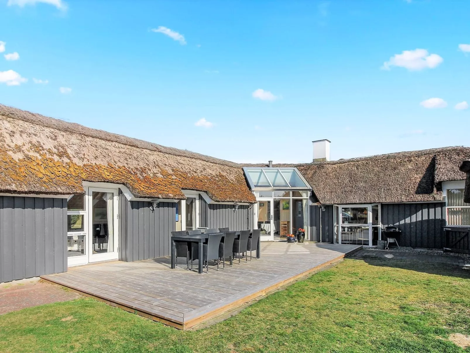 "Ansine" - 1.2km from the sea-Outside