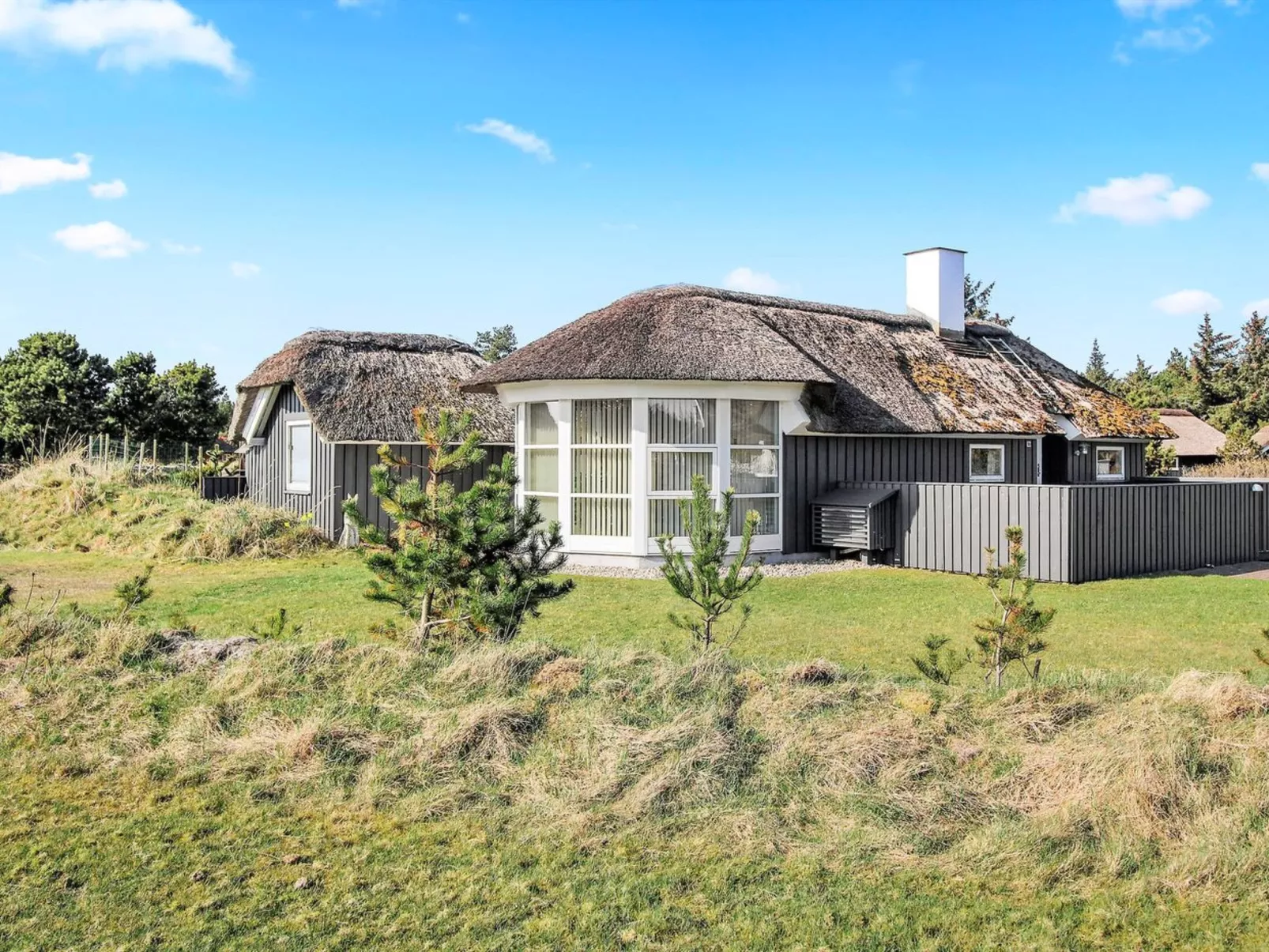 "Ansine" - 1.2km from the sea-Outside