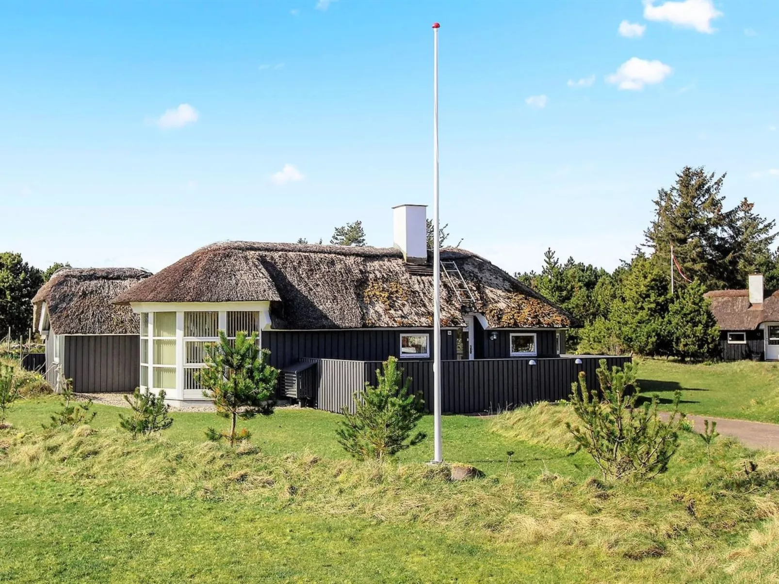 "Ansine" - 1.2km from the sea-Outside