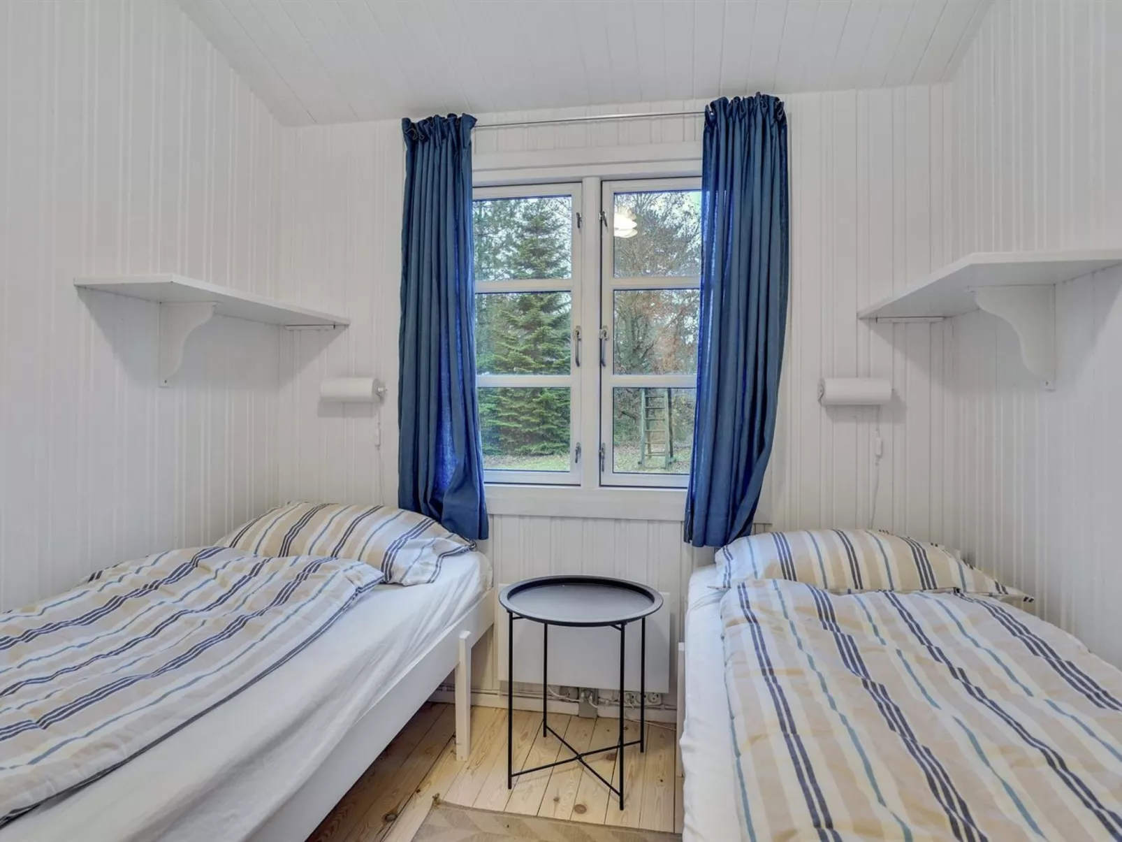 "Fjola" - 200m from the sea-Inside