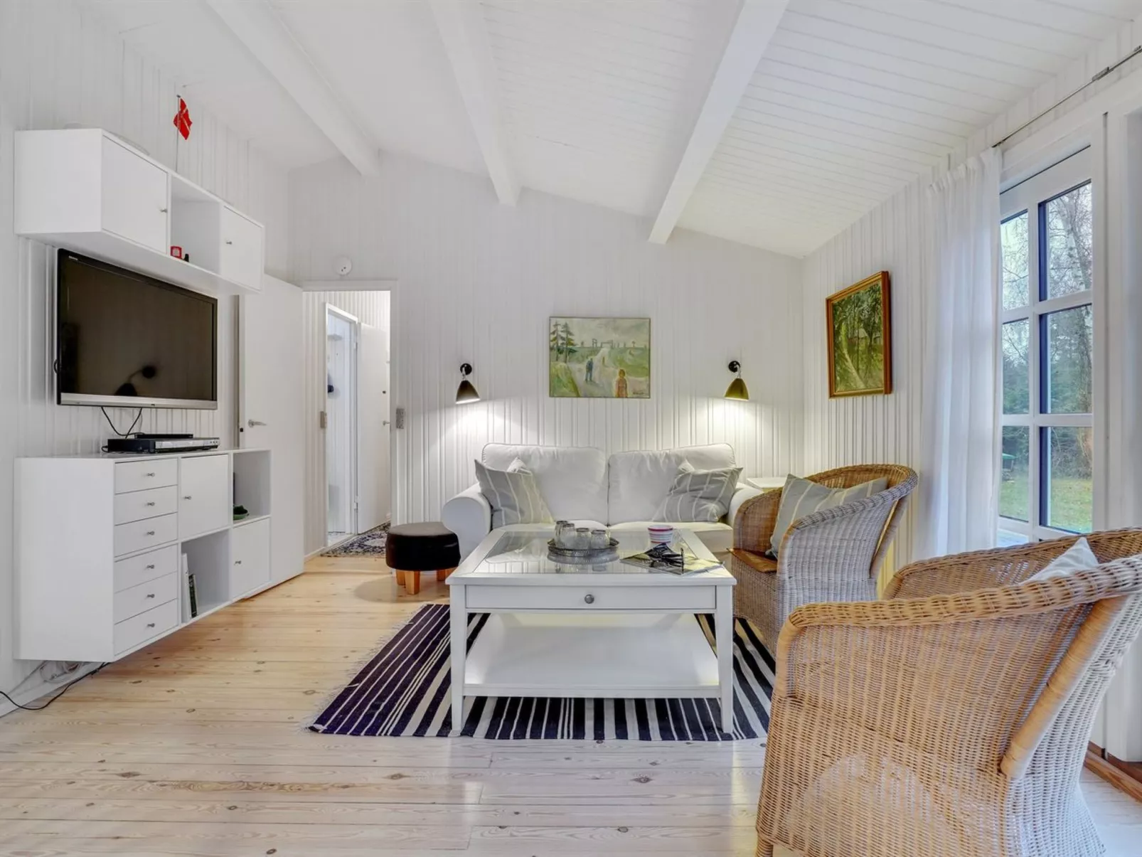 "Fjola" - 200m from the sea-Inside