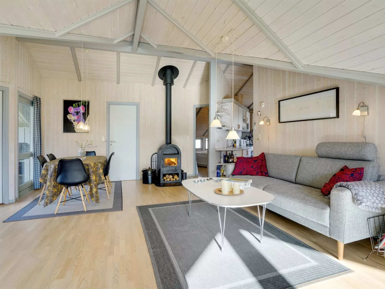 "Torben" - 10km from the sea-Inside