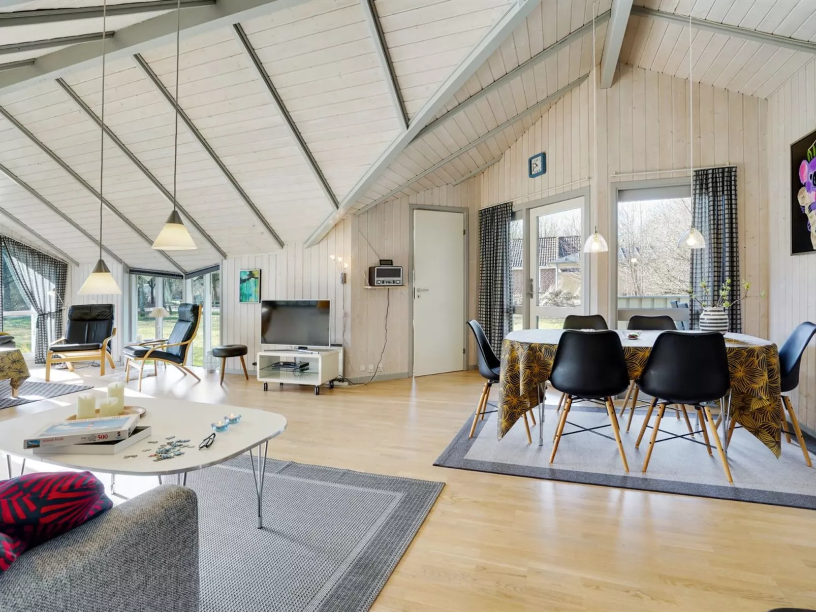 "Torben" - 10km from the sea-Inside