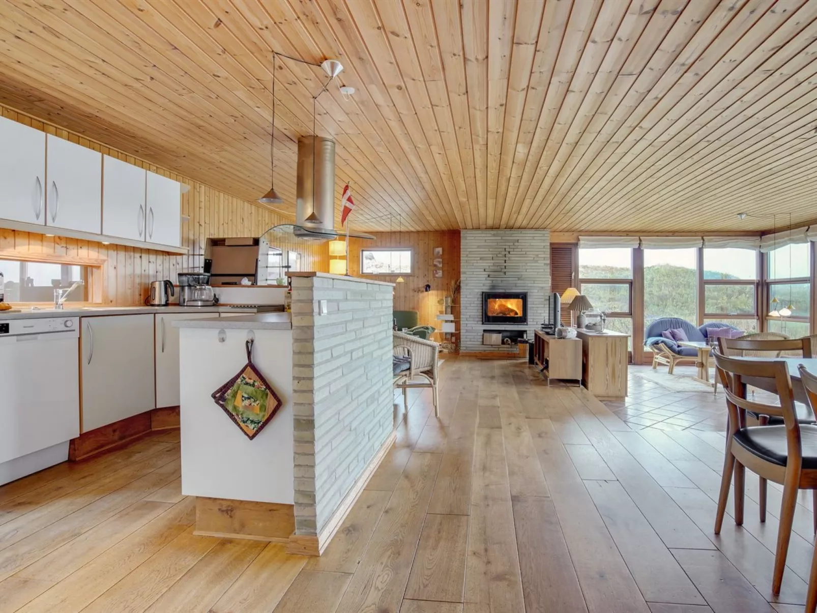 "Jobst" - 150m from the sea-Inside