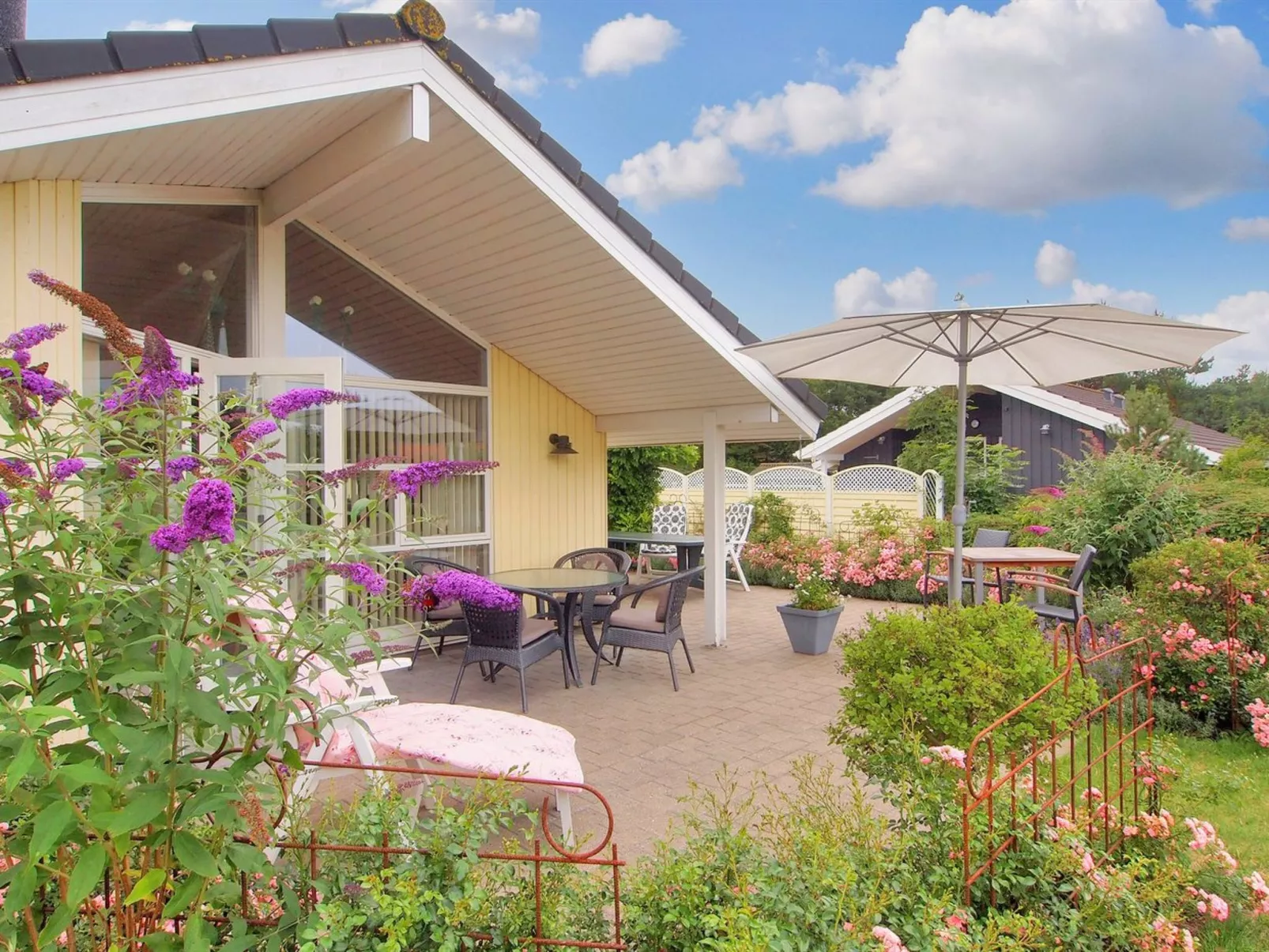 "Lilia" - 900m from the sea-Outside