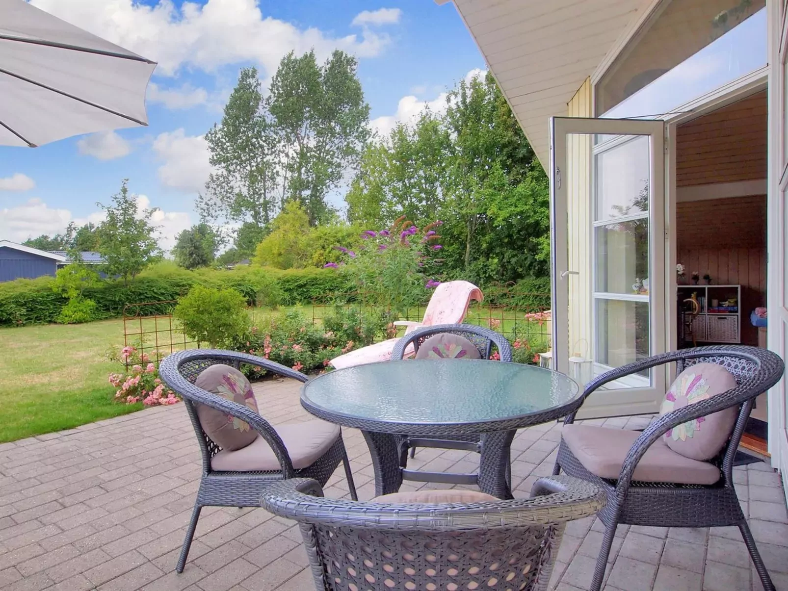 "Lilia" - 900m from the sea-Outside