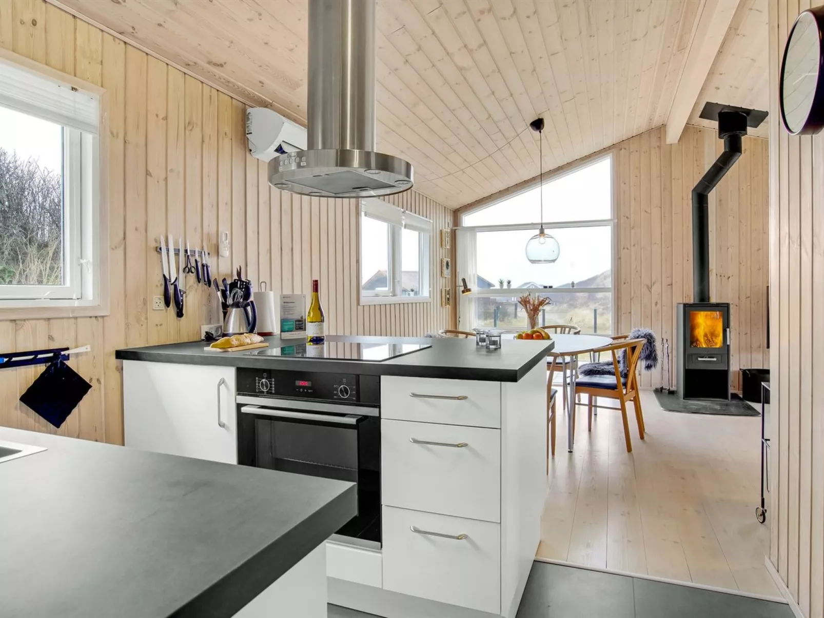 "Idalia" - 125m from the sea-Inside