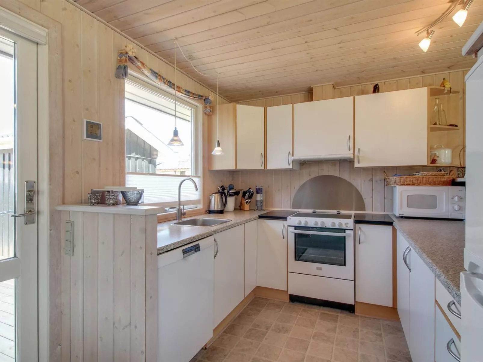 "Aimo" - 1.8km from the sea-Drinnen