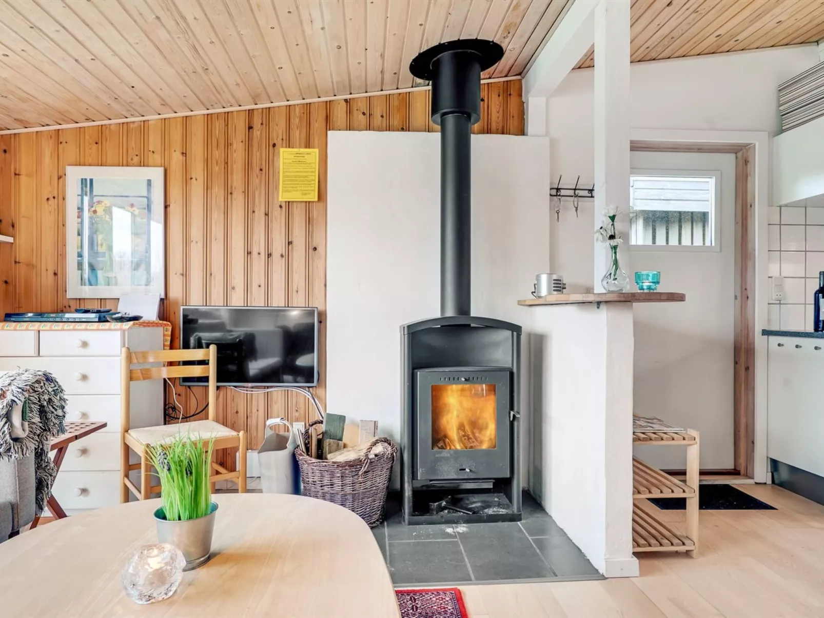 "Joosua" - 400m from the sea-Drinnen