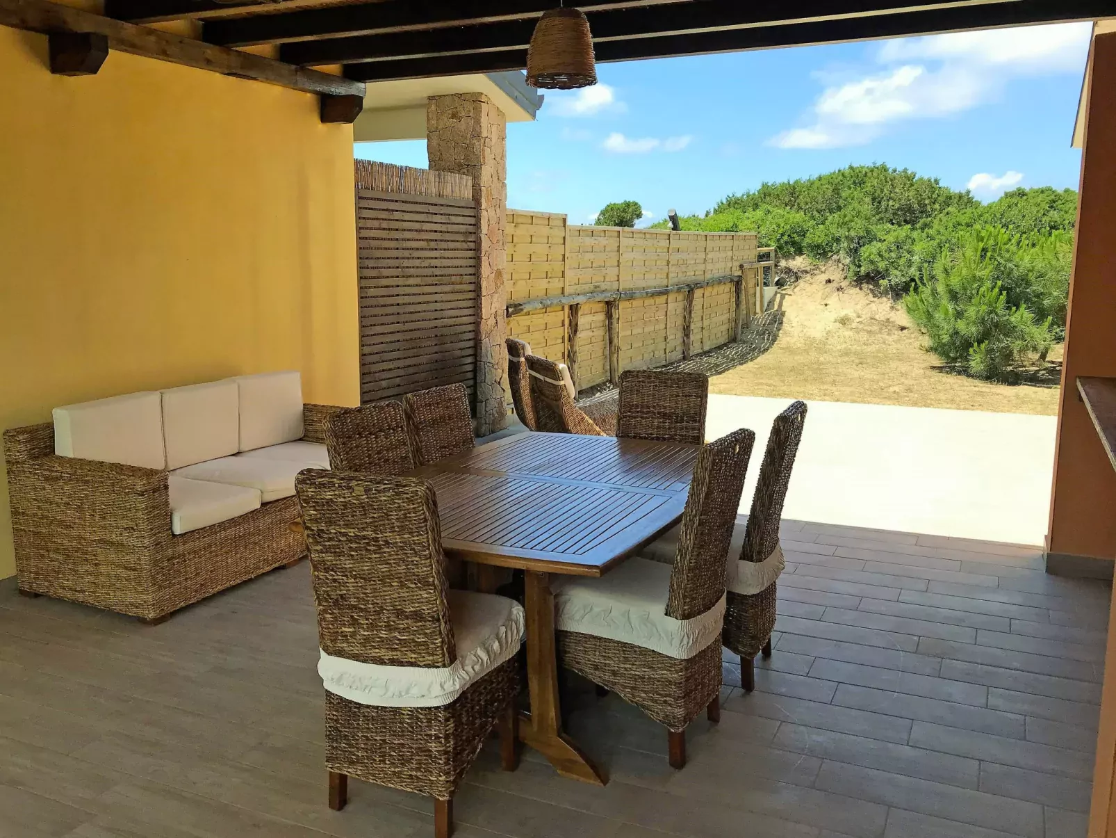 Baia delle Mimose-Outside