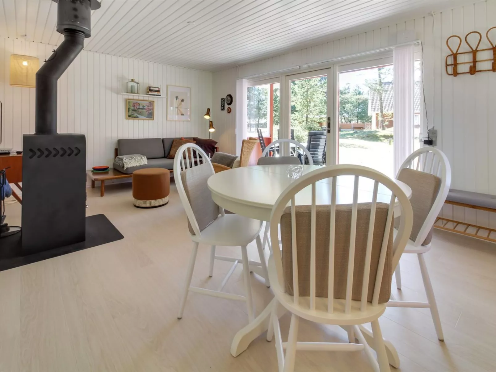 "Aulikki" - 900m from the sea-Inside