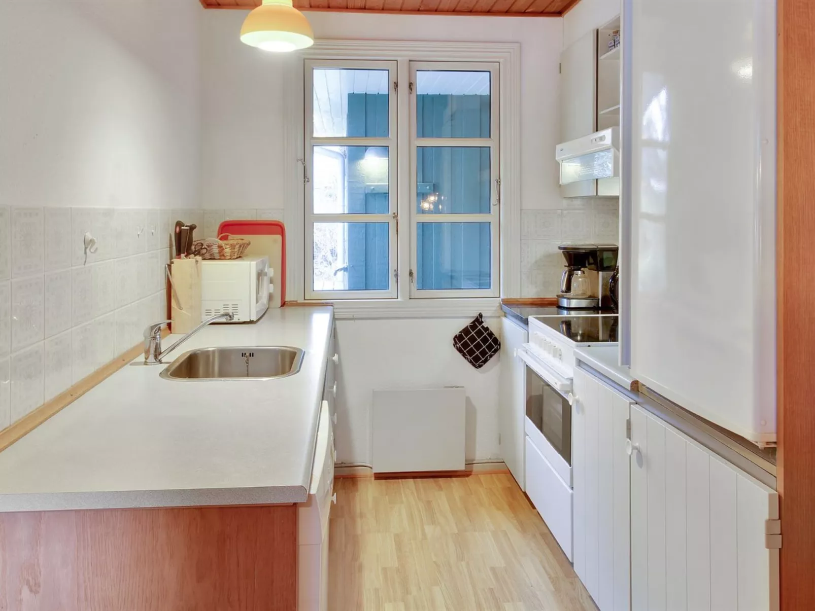 "Edite" - 500m from the sea-Inside