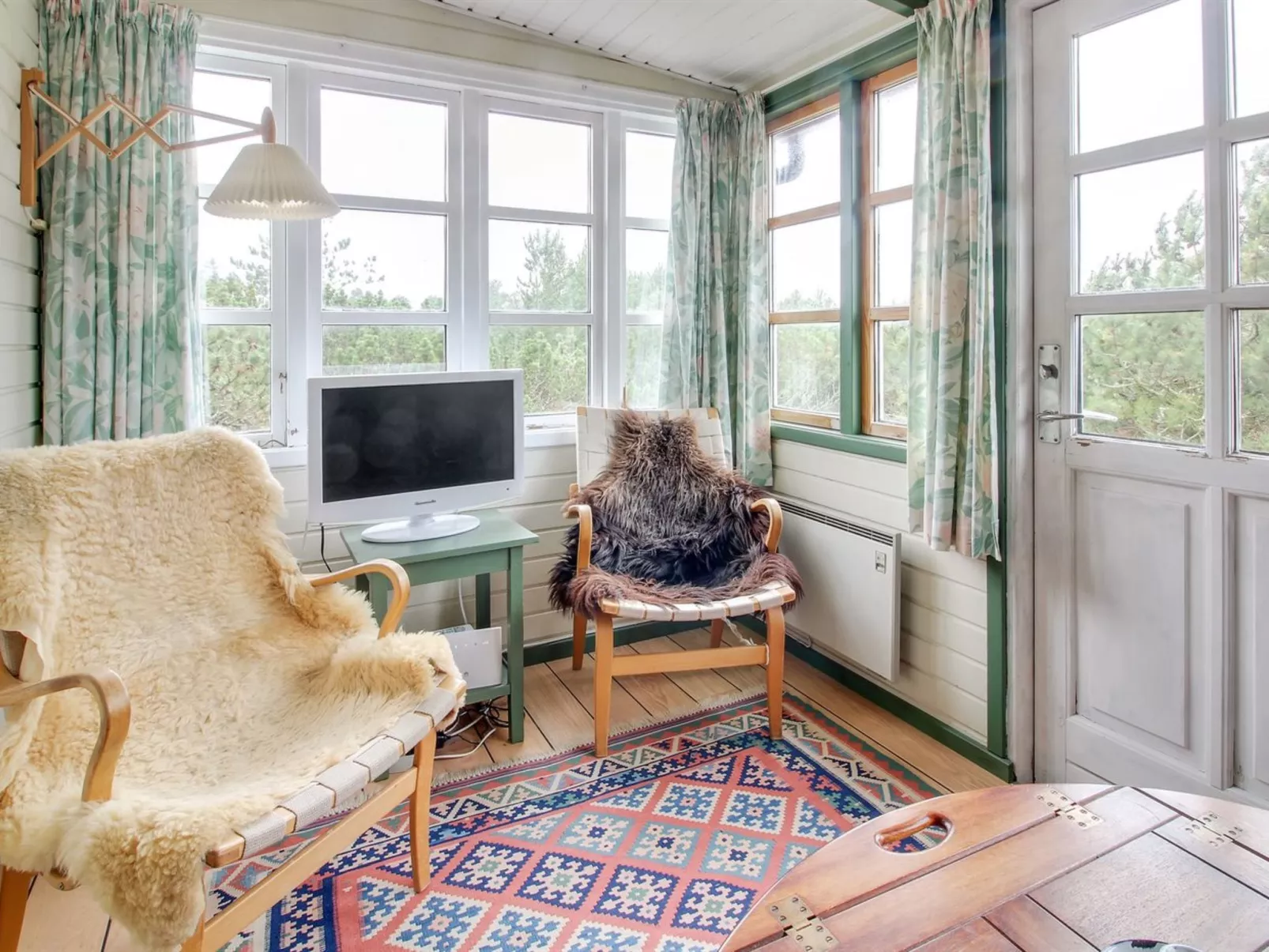 "Jon" - 400m from the sea-Inside