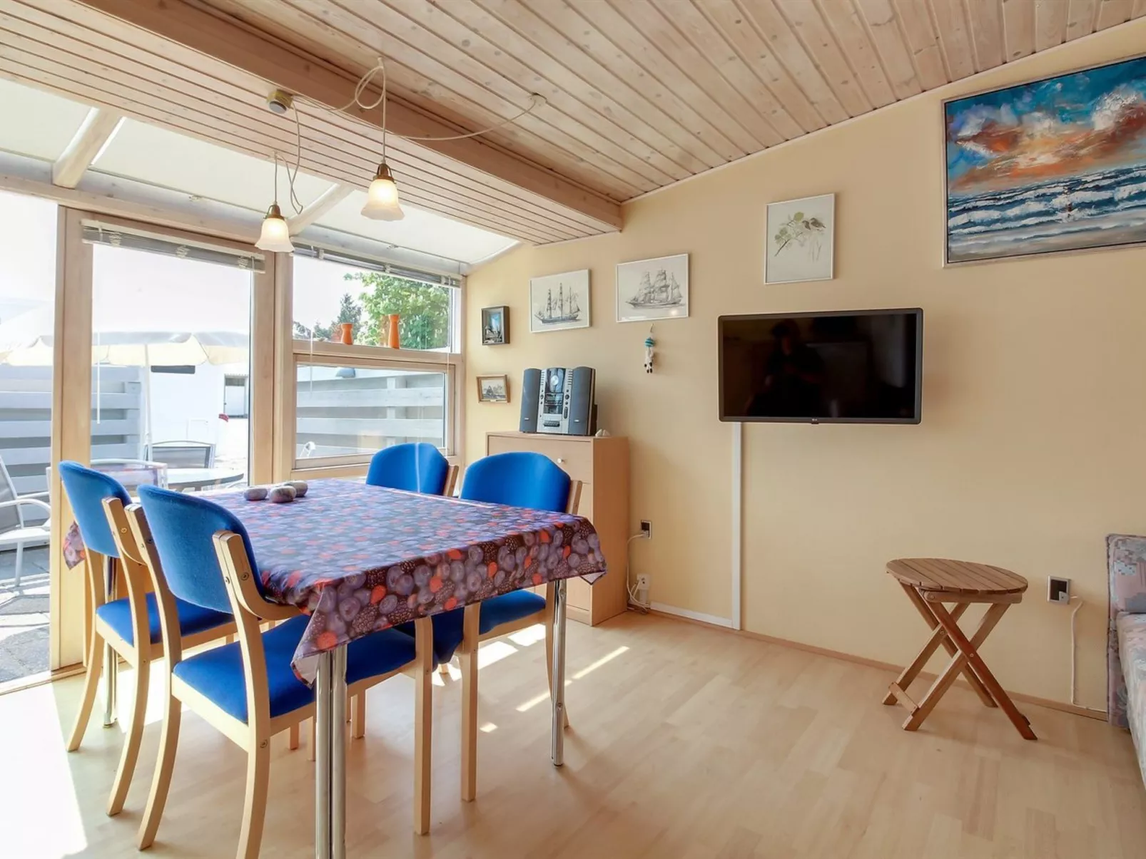 "Genadij" - 1km from the sea-Inside