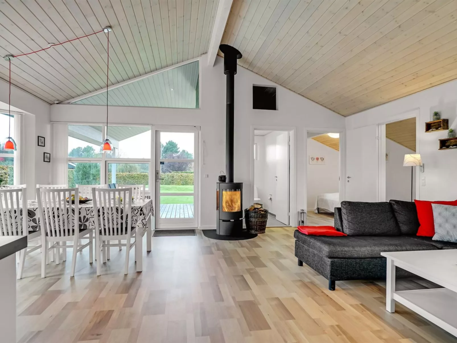 "Ayen" - 1.5km from the sea-Drinnen