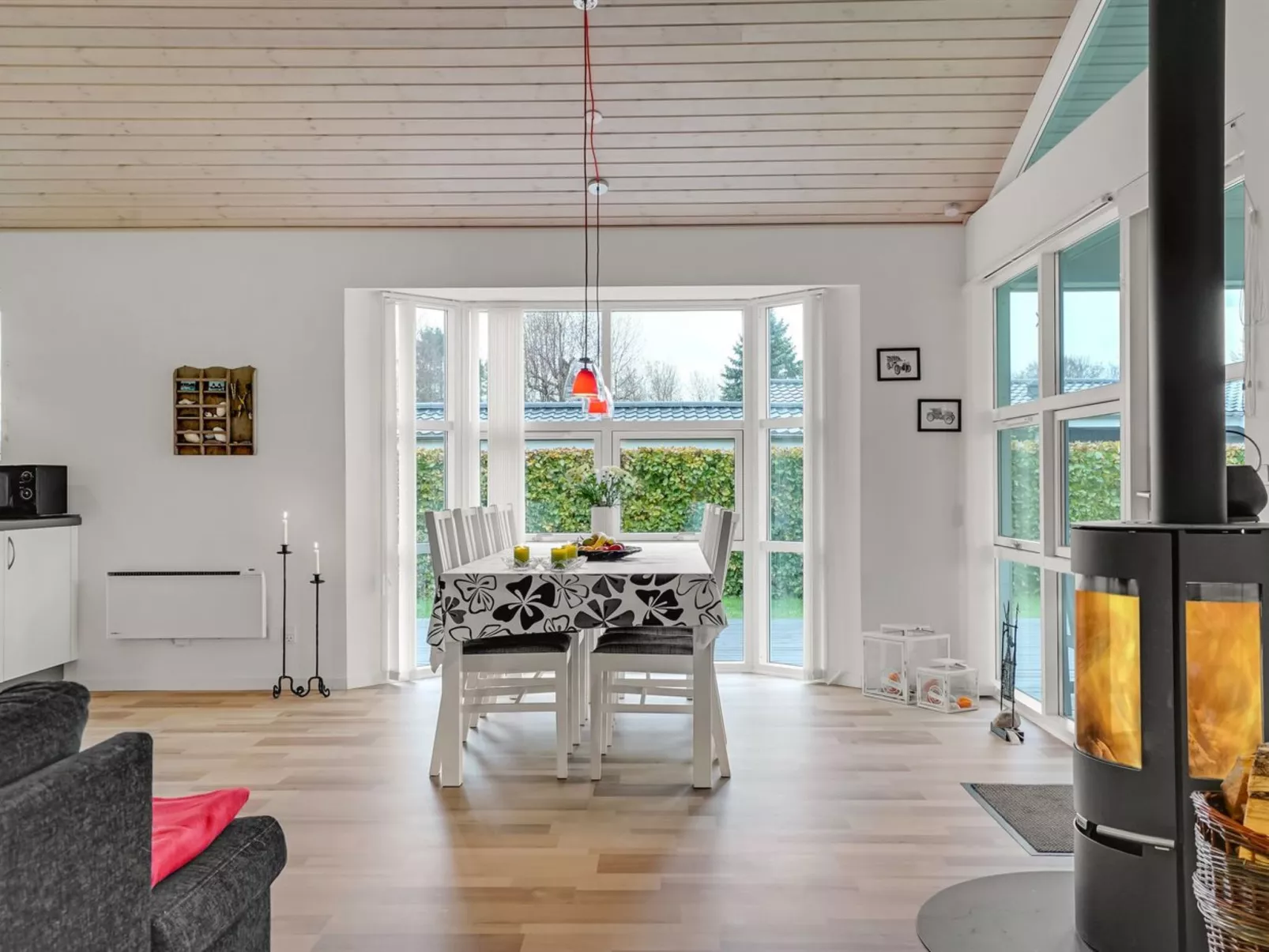 "Ayen" - 1.5km from the sea-Drinnen
