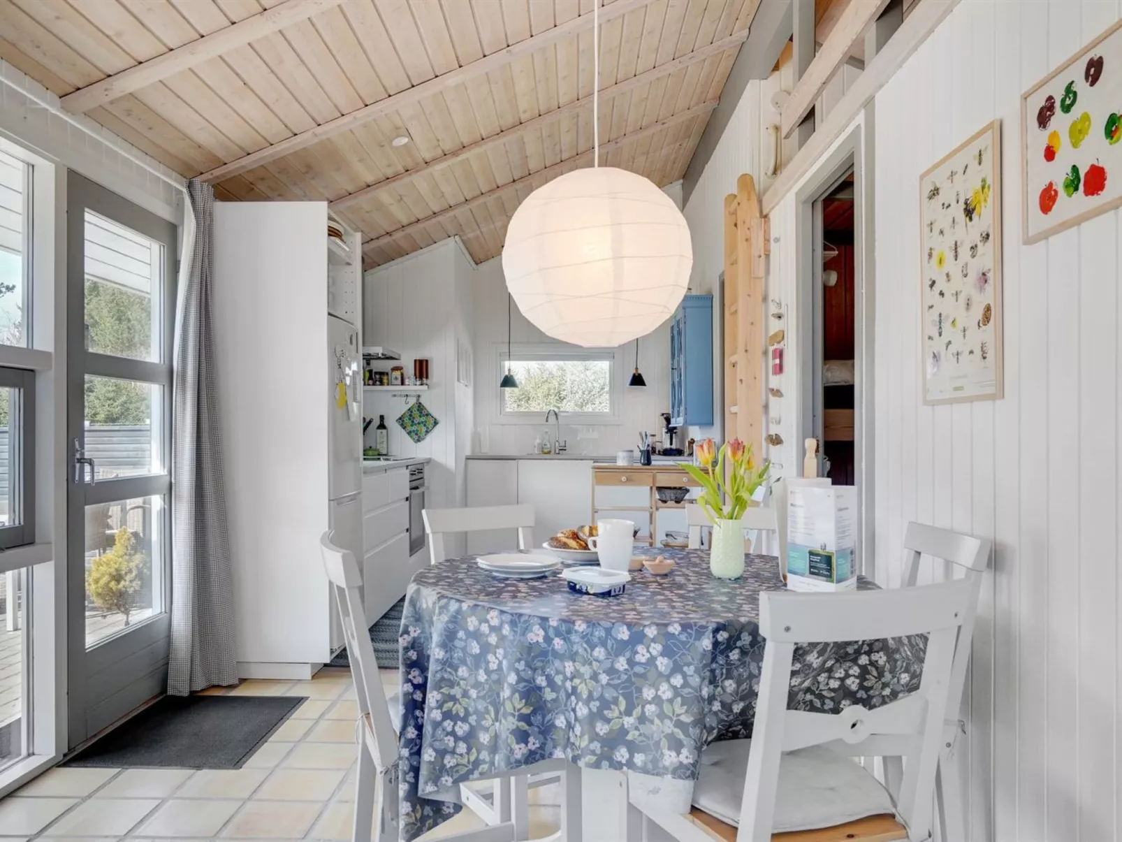"Gita" - 2.2km from the sea-Inside