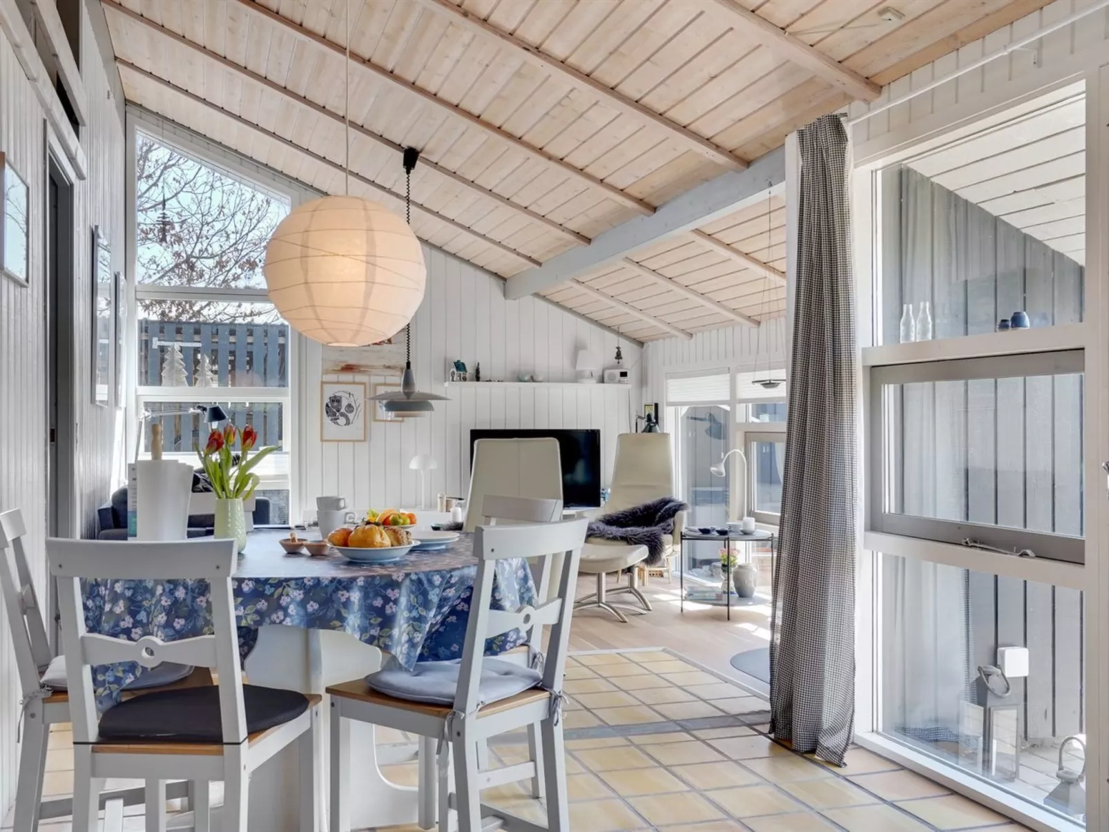 "Gita" - 2.2km from the sea-Inside