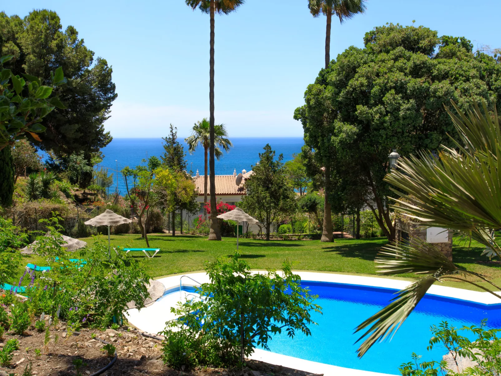 Ladera del Mar-Outside