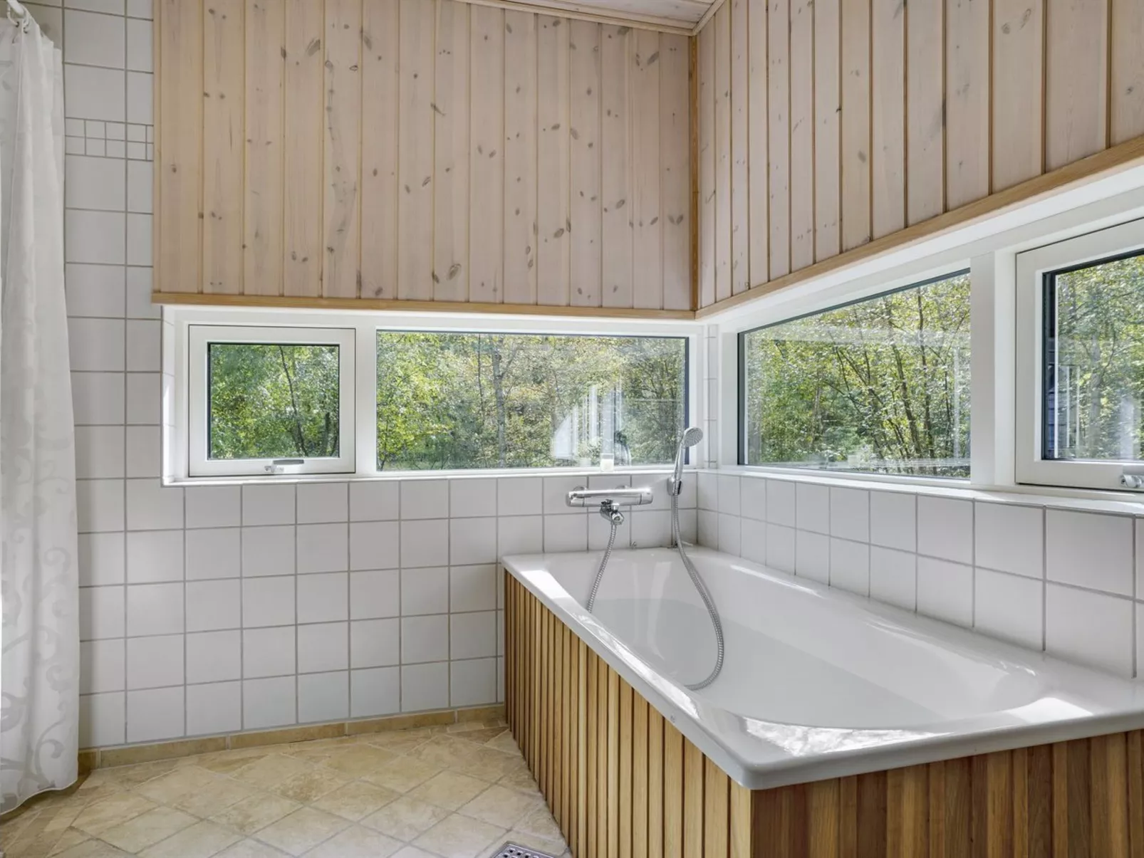 "Henni" - 2.5km from the sea-Inside