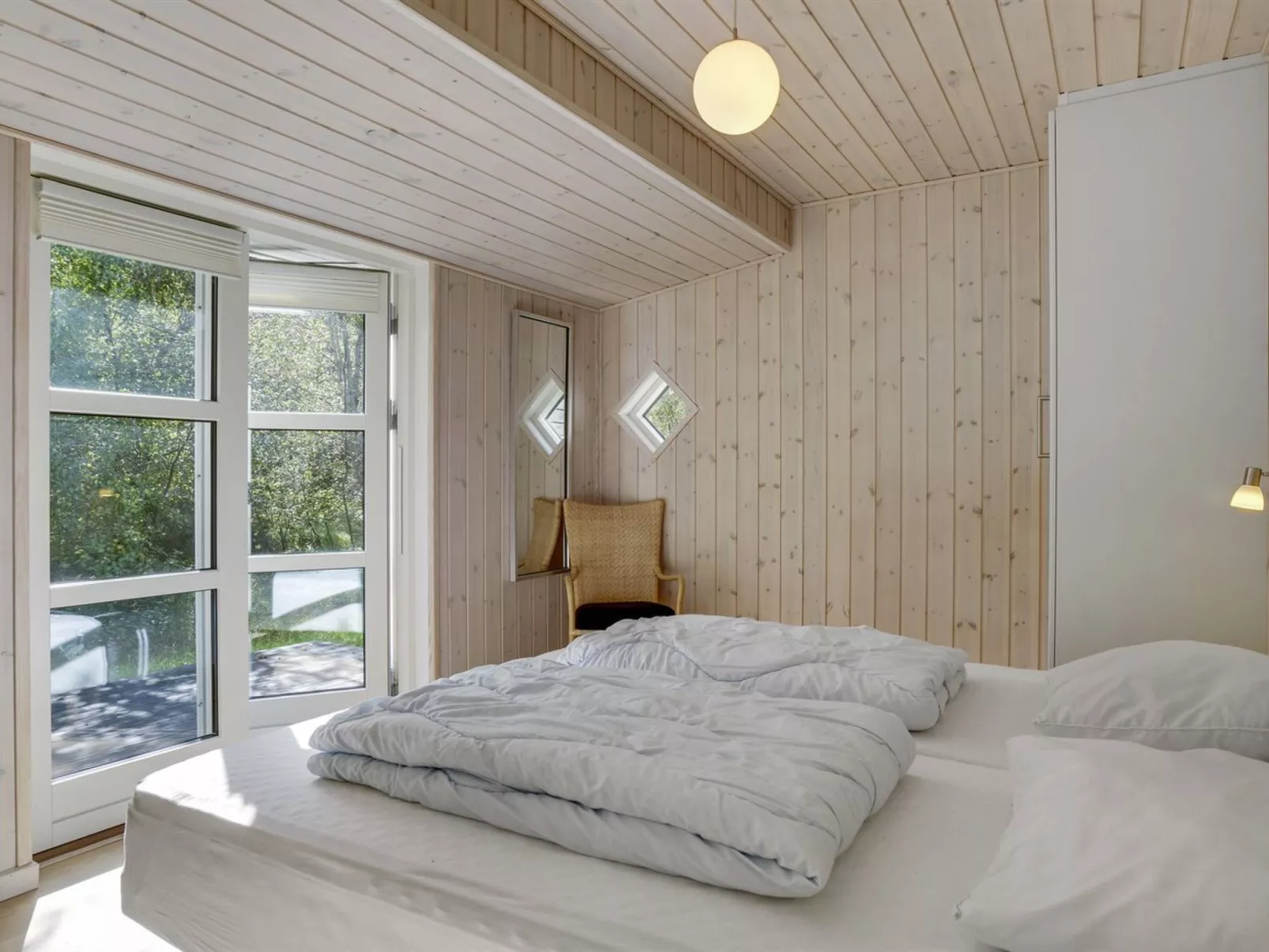 "Henni" - 2.5km from the sea-Inside