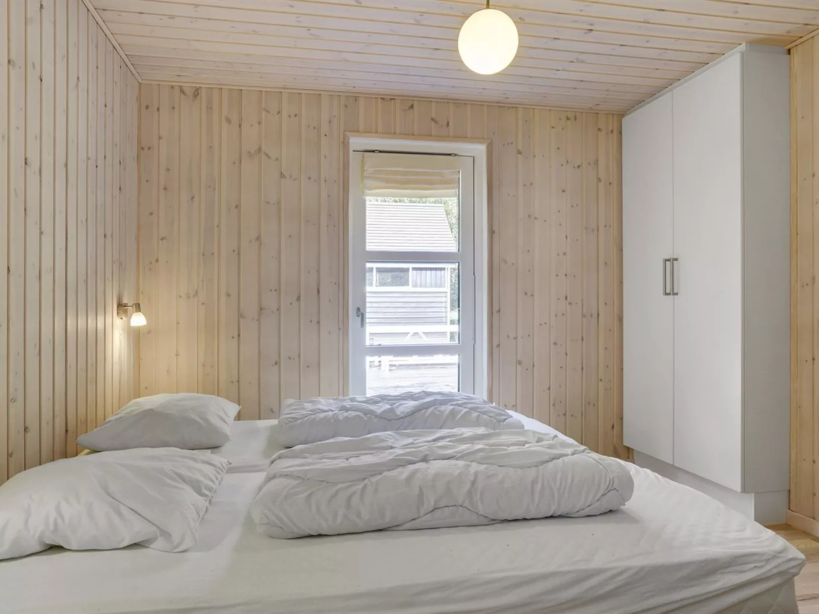 "Henni" - 2.5km from the sea-Inside