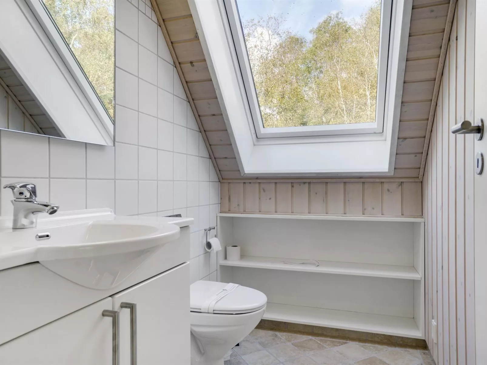 "Henni" - 2.5km from the sea-Inside