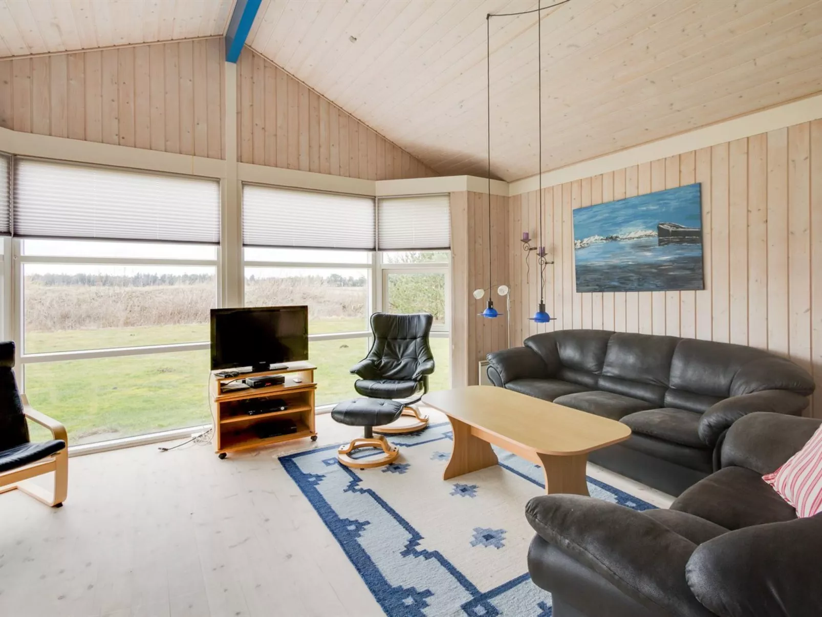 "Thorin" - 100m from the sea-Inside