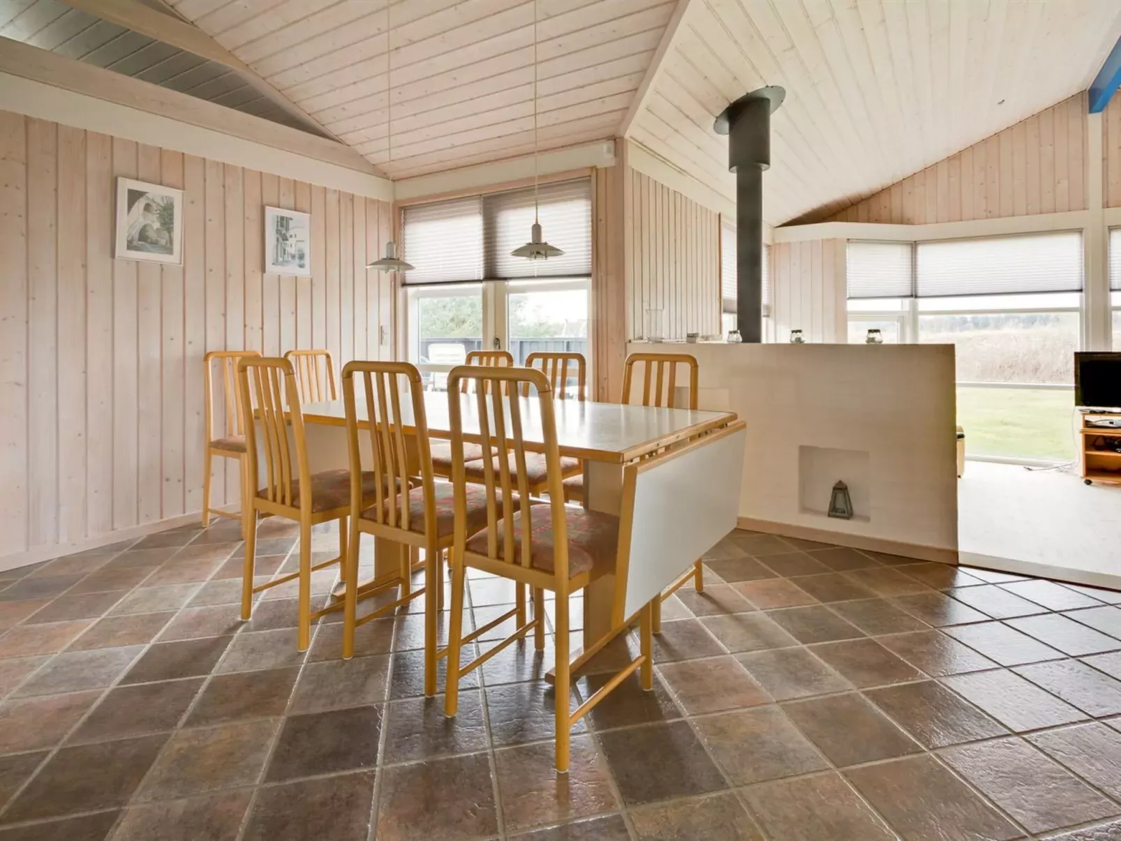 "Thorin" - 100m from the sea-Inside