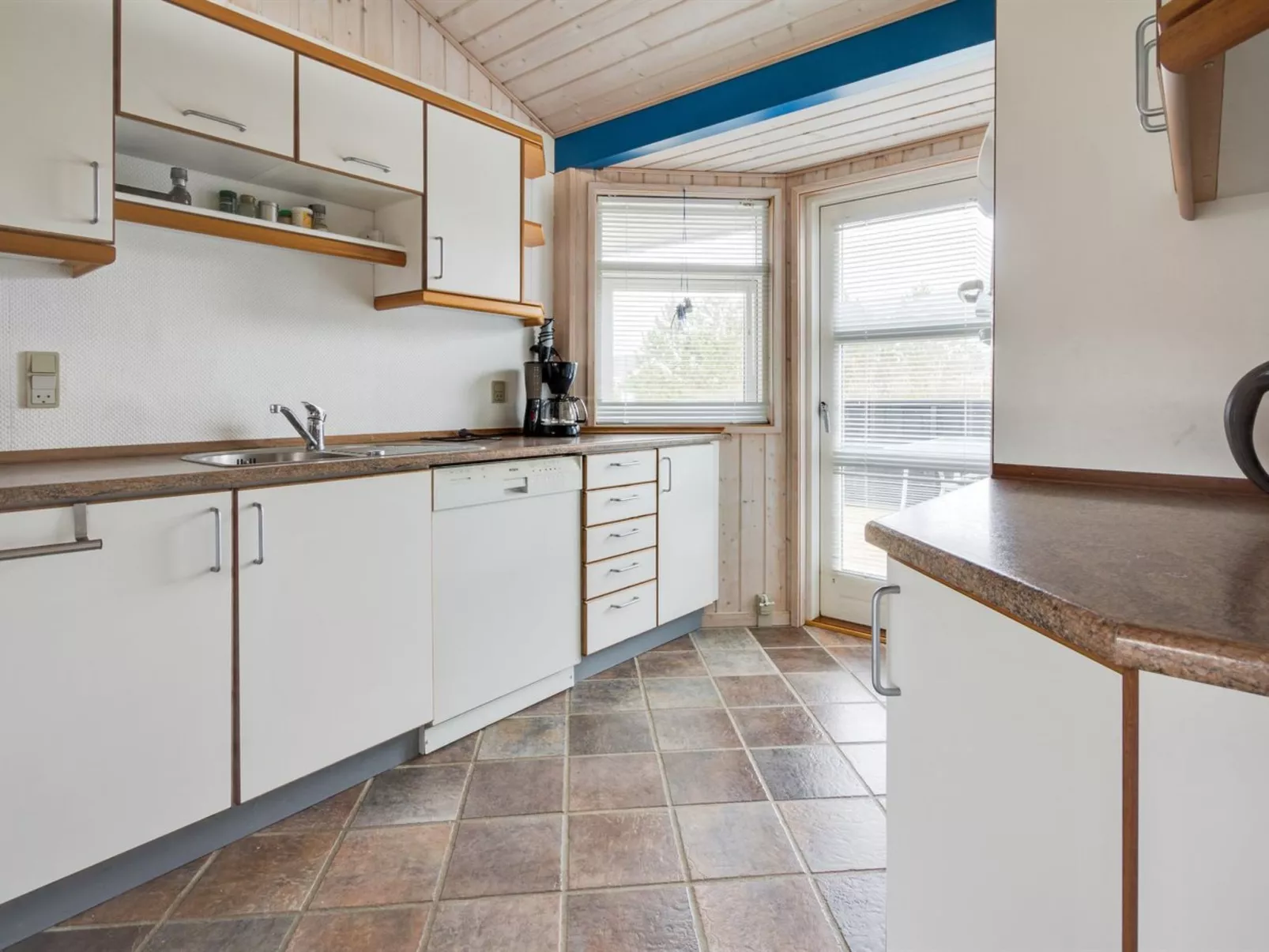 "Thorin" - 100m from the sea-Inside