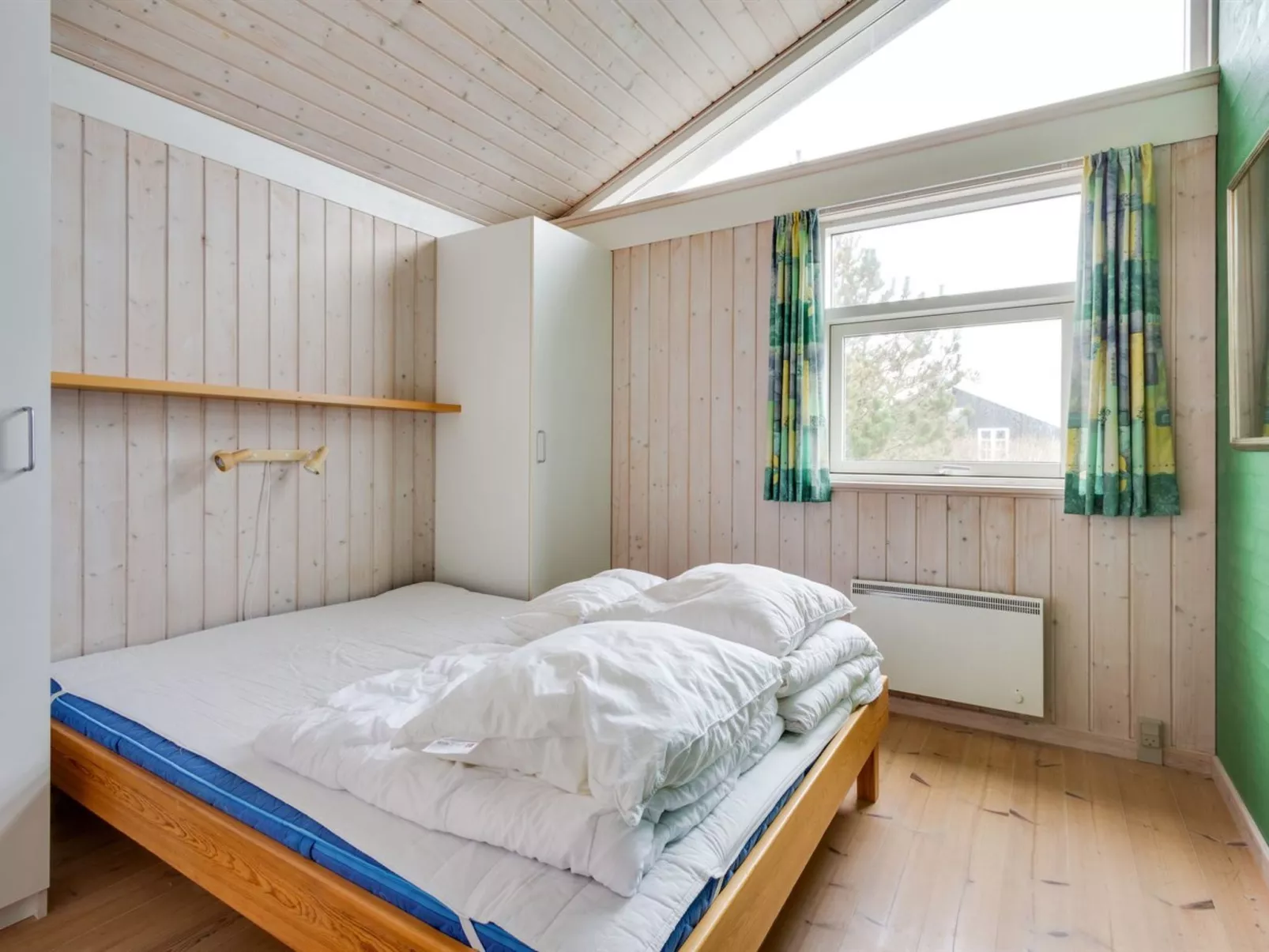 "Thorin" - 100m from the sea-Inside