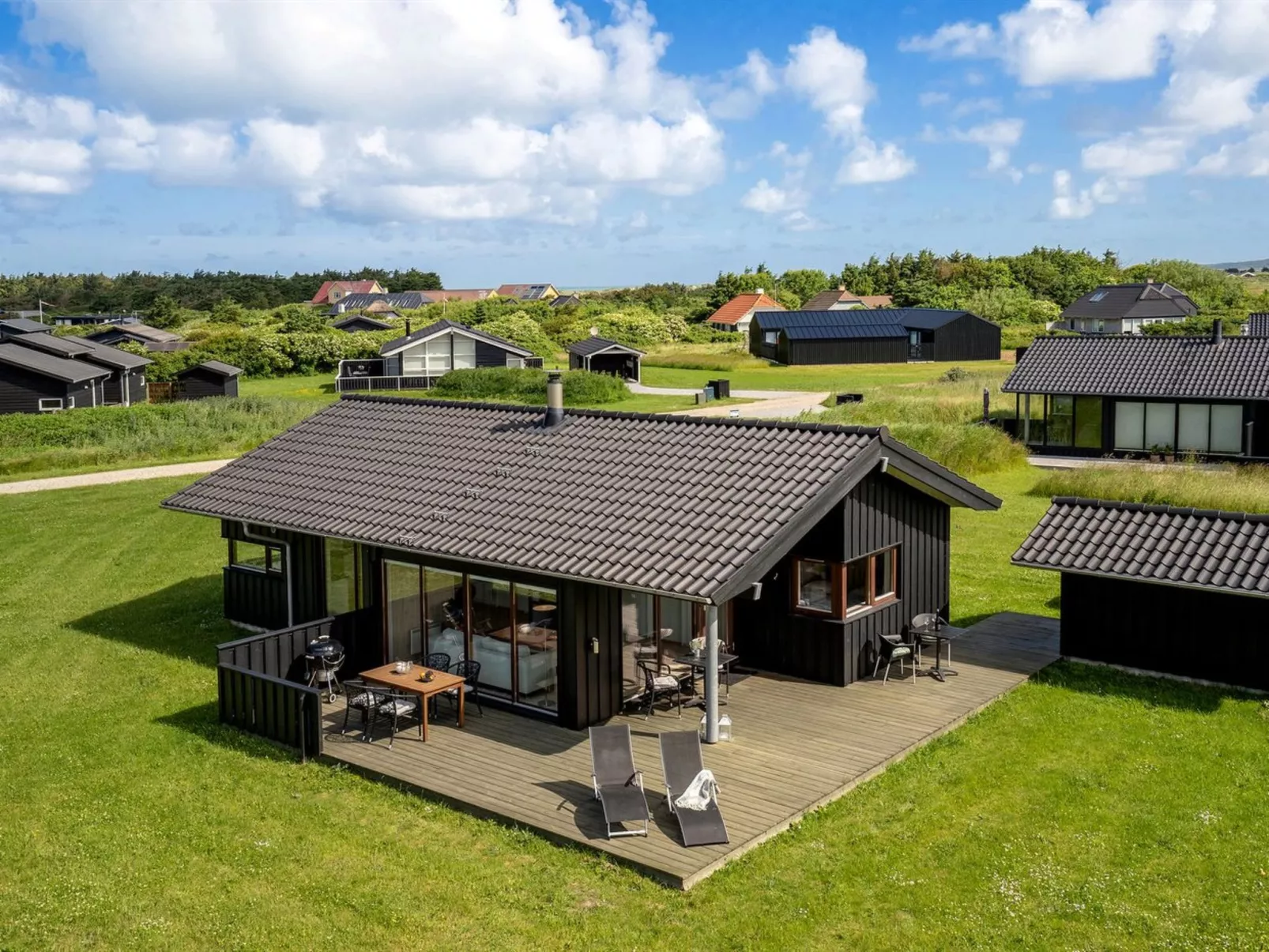 "Marrit" - 600m from the sea-Outside