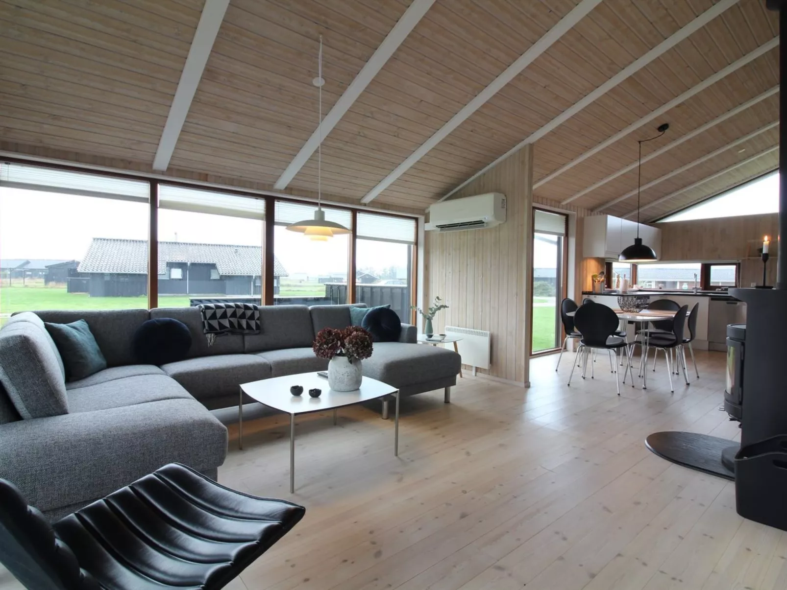 "Marrit" - 600m from the sea