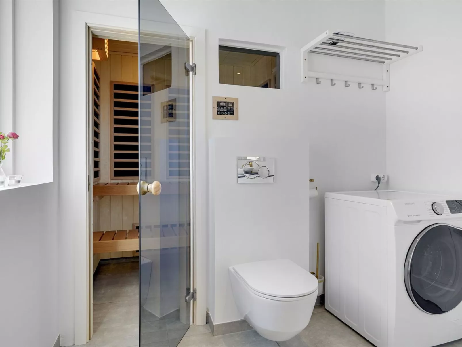 "Alf" - 200m from the sea-Inside