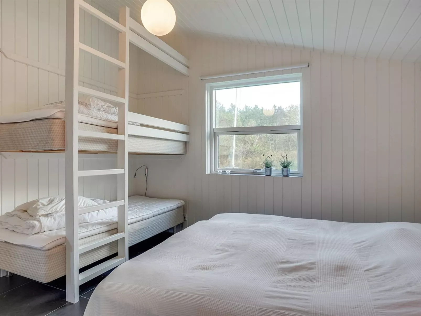 "Hermine" - 600m from the sea-Inside