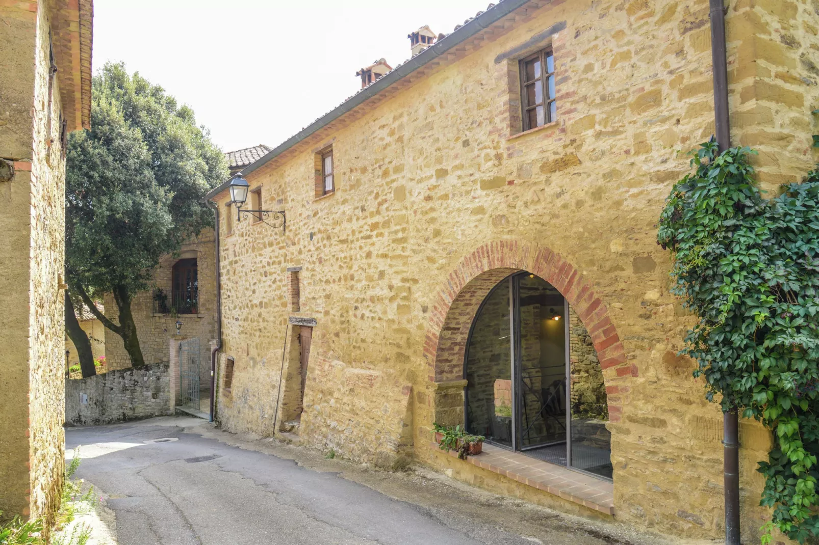 Rocca-Exterior summer
