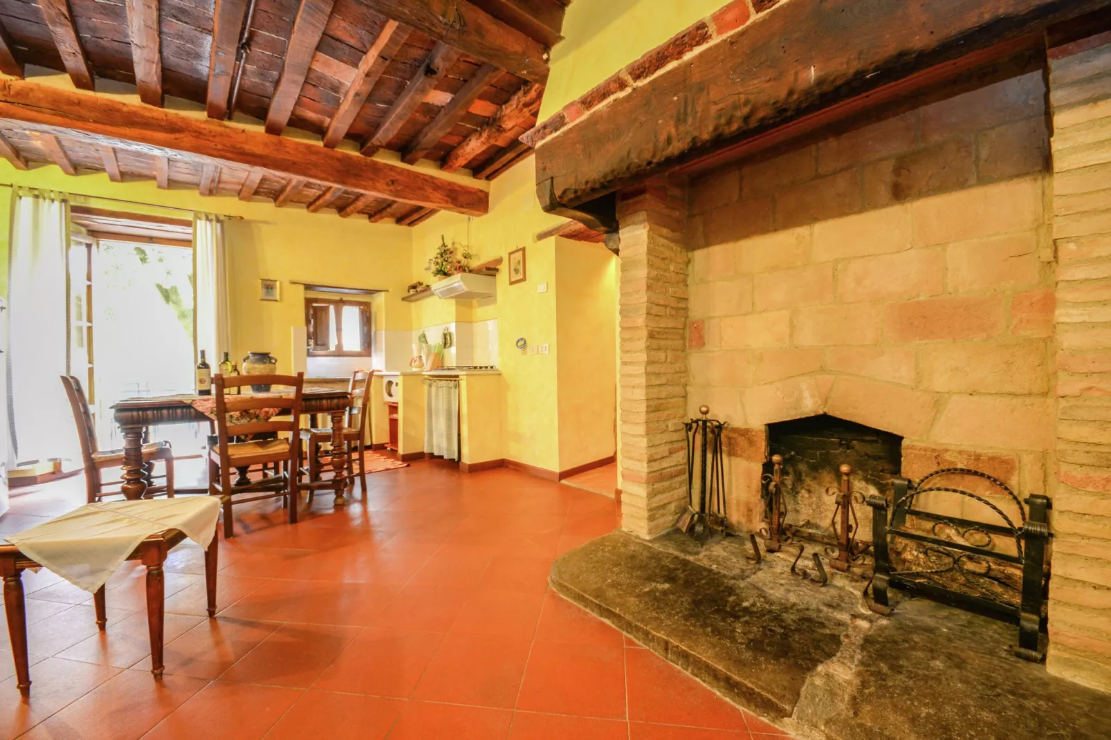 Rocca-Dining room
