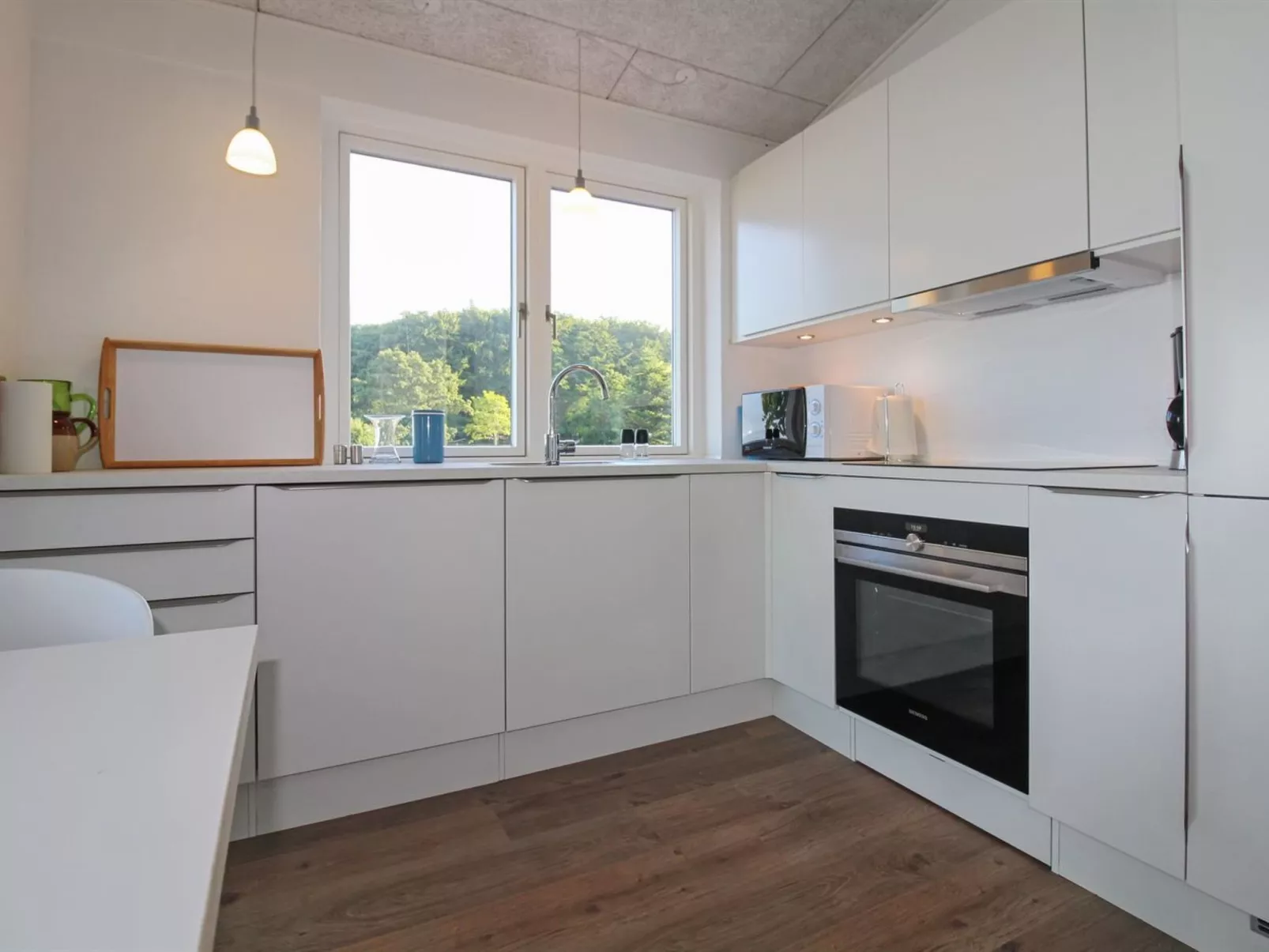 "Sasser" - 10m from the sea-Inside