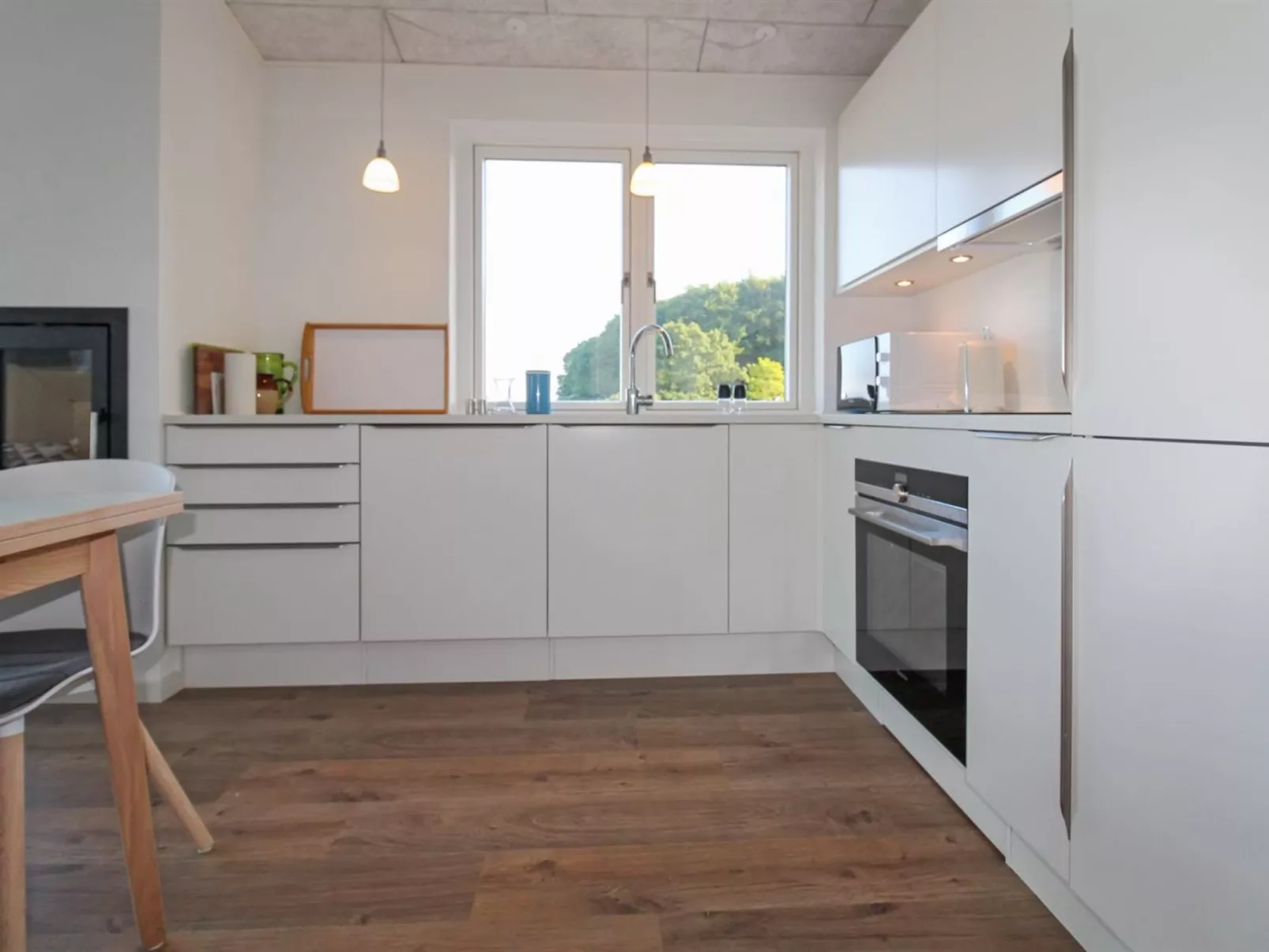 "Sasser" - 10m from the sea-Inside