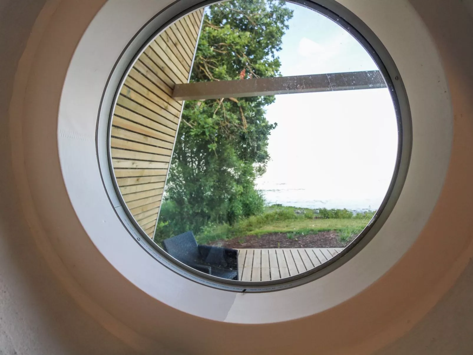 "Sasser" - 10m from the sea-Inside