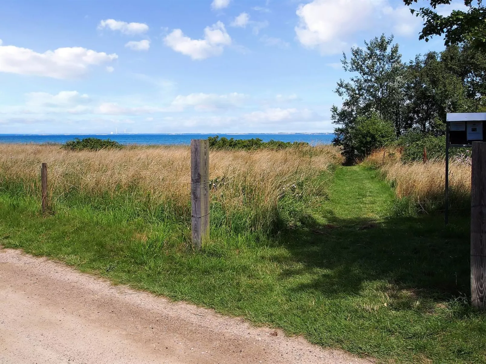 "Meeno" - 200m from the sea-Outside