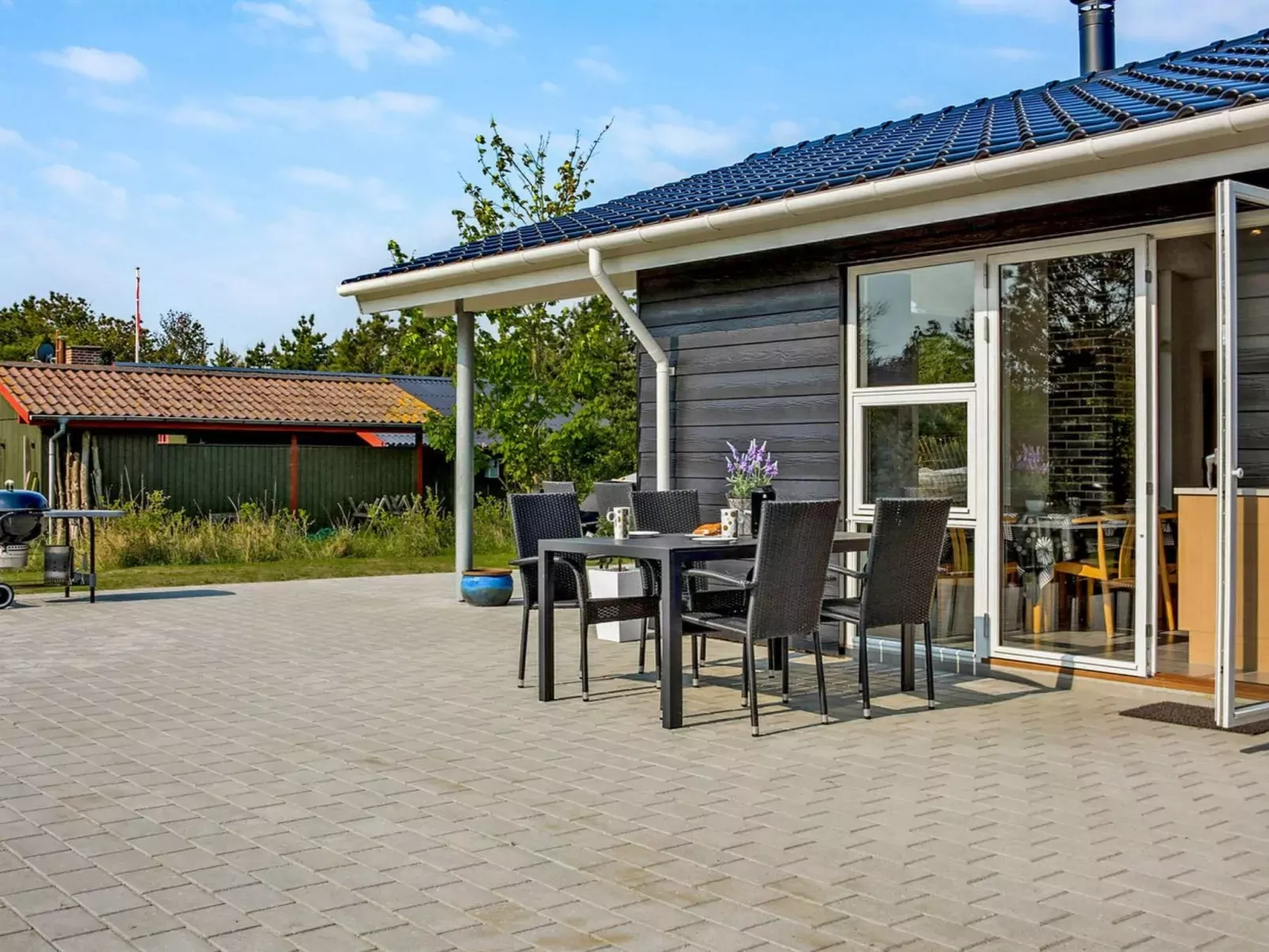 "Stacey" - 800m from the sea-Outside
