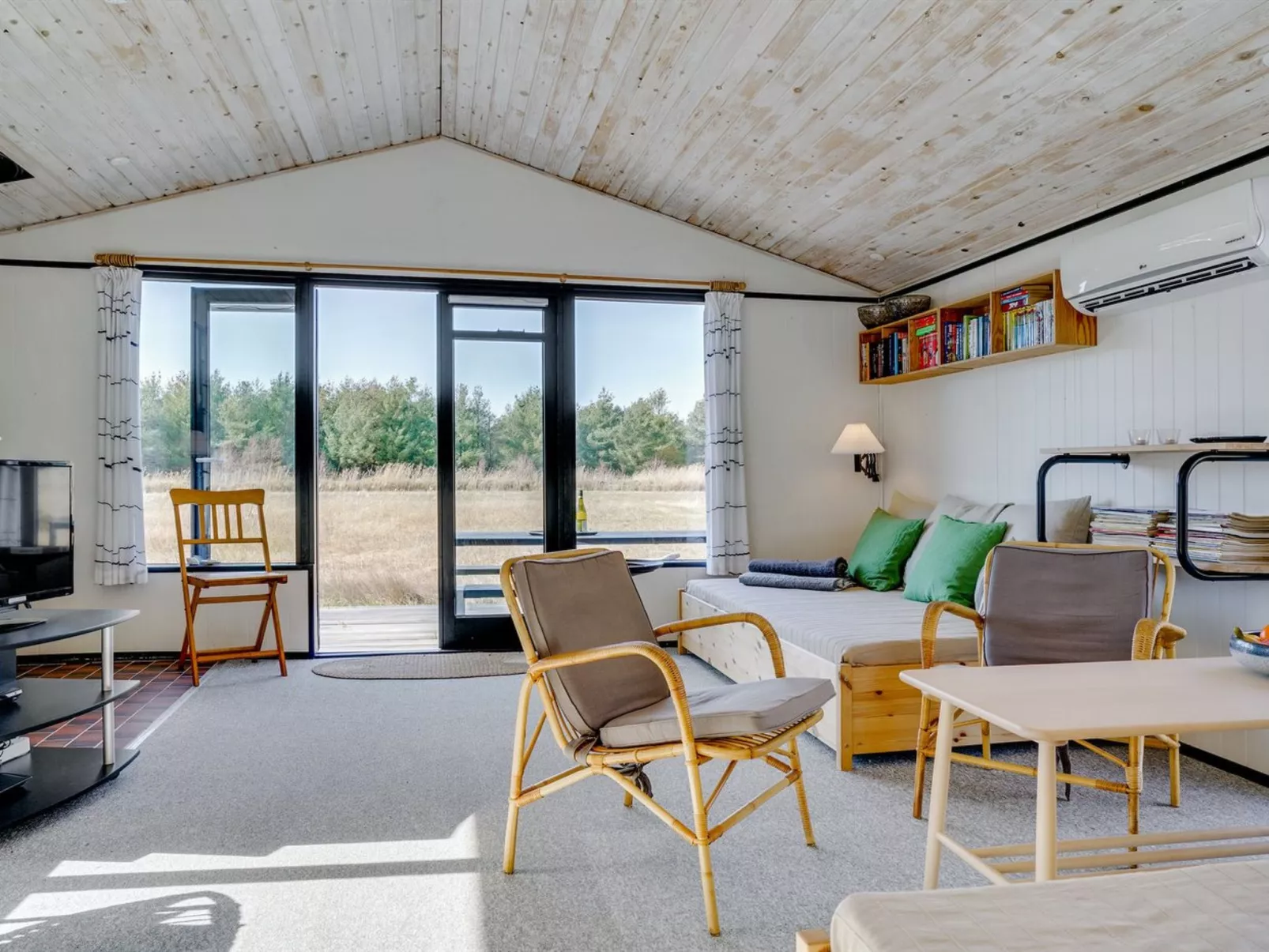 "Shayene" - 2.5km from the sea-Dedans