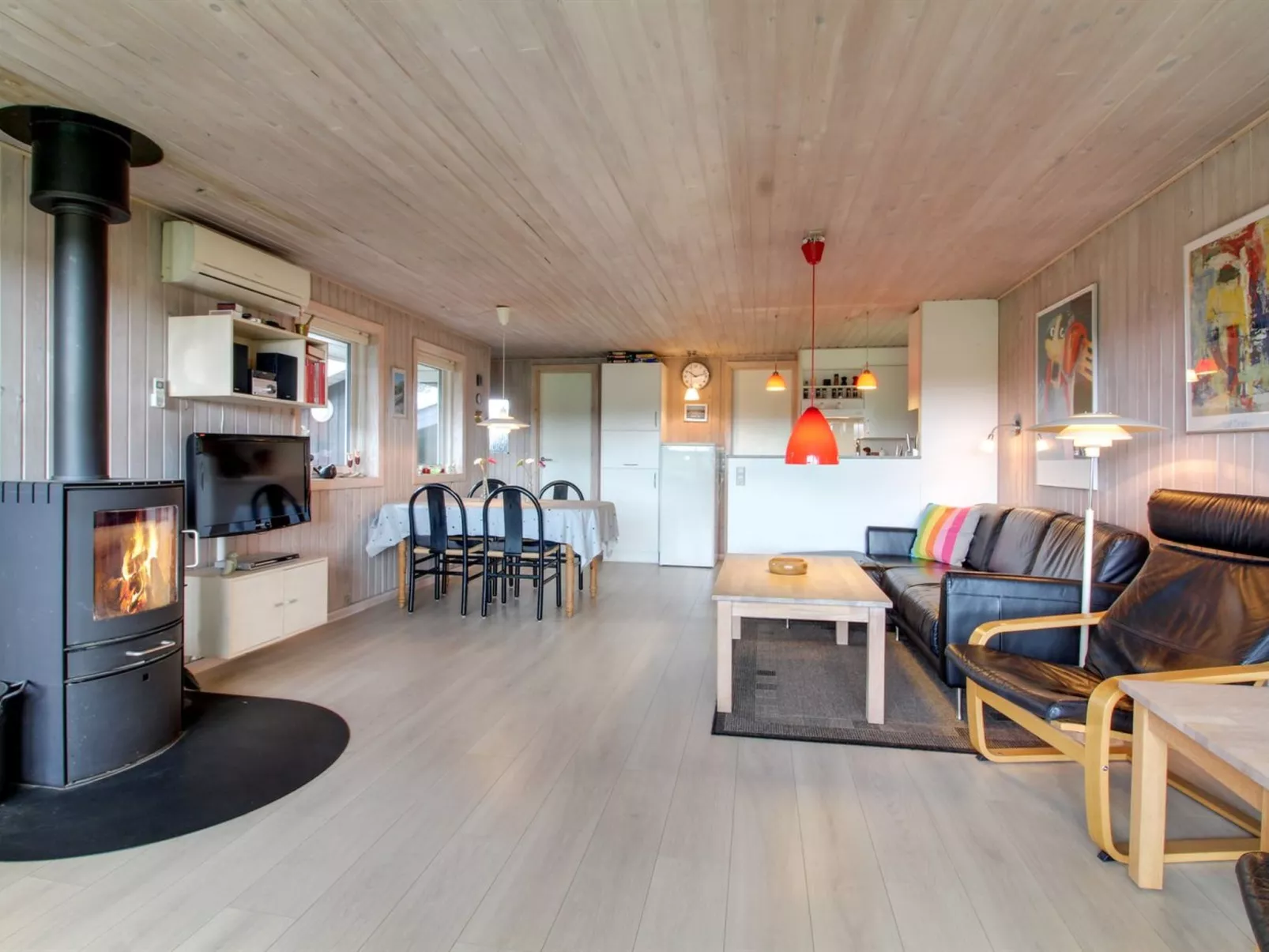 "Tuulikki" - 1.6km from the sea-Inside