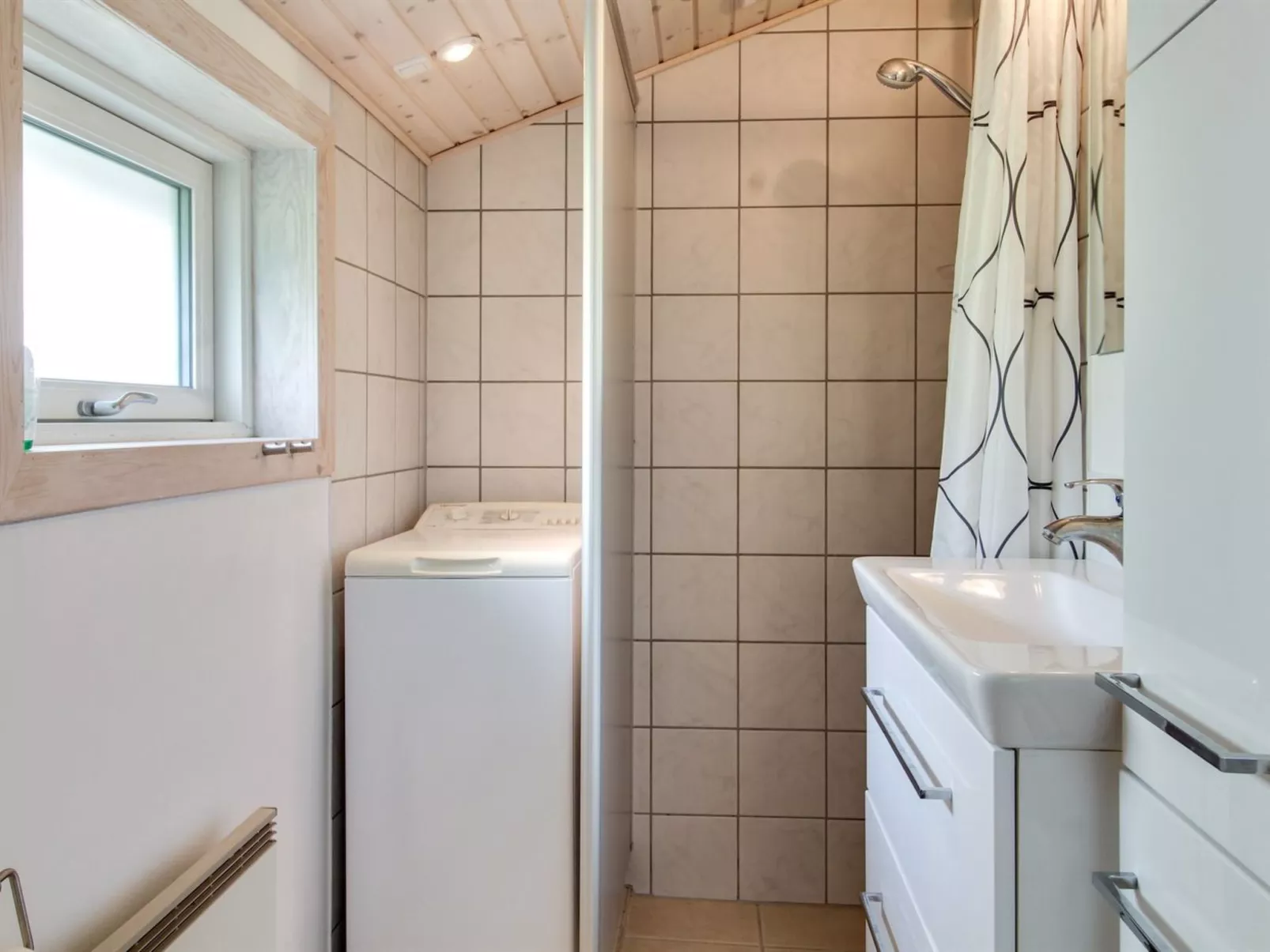 "Tuulikki" - 1.6km from the sea-Inside