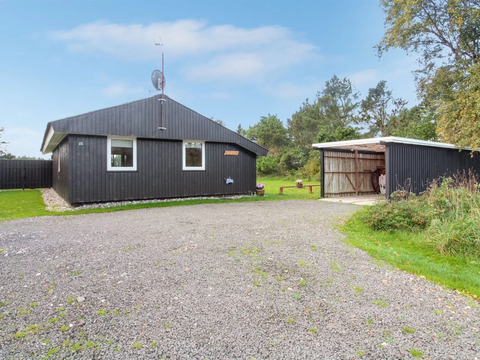 "Tuulikki" - 1.6km from the sea-Outside