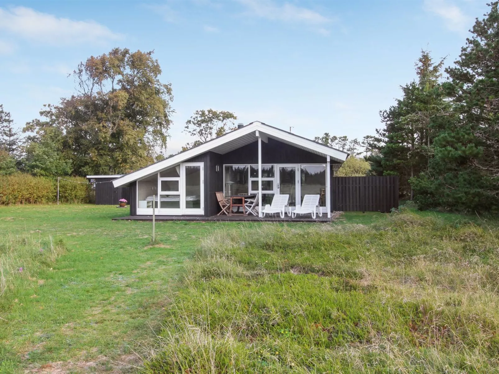 "Tuulikki" - 1.6km from the sea-Outside